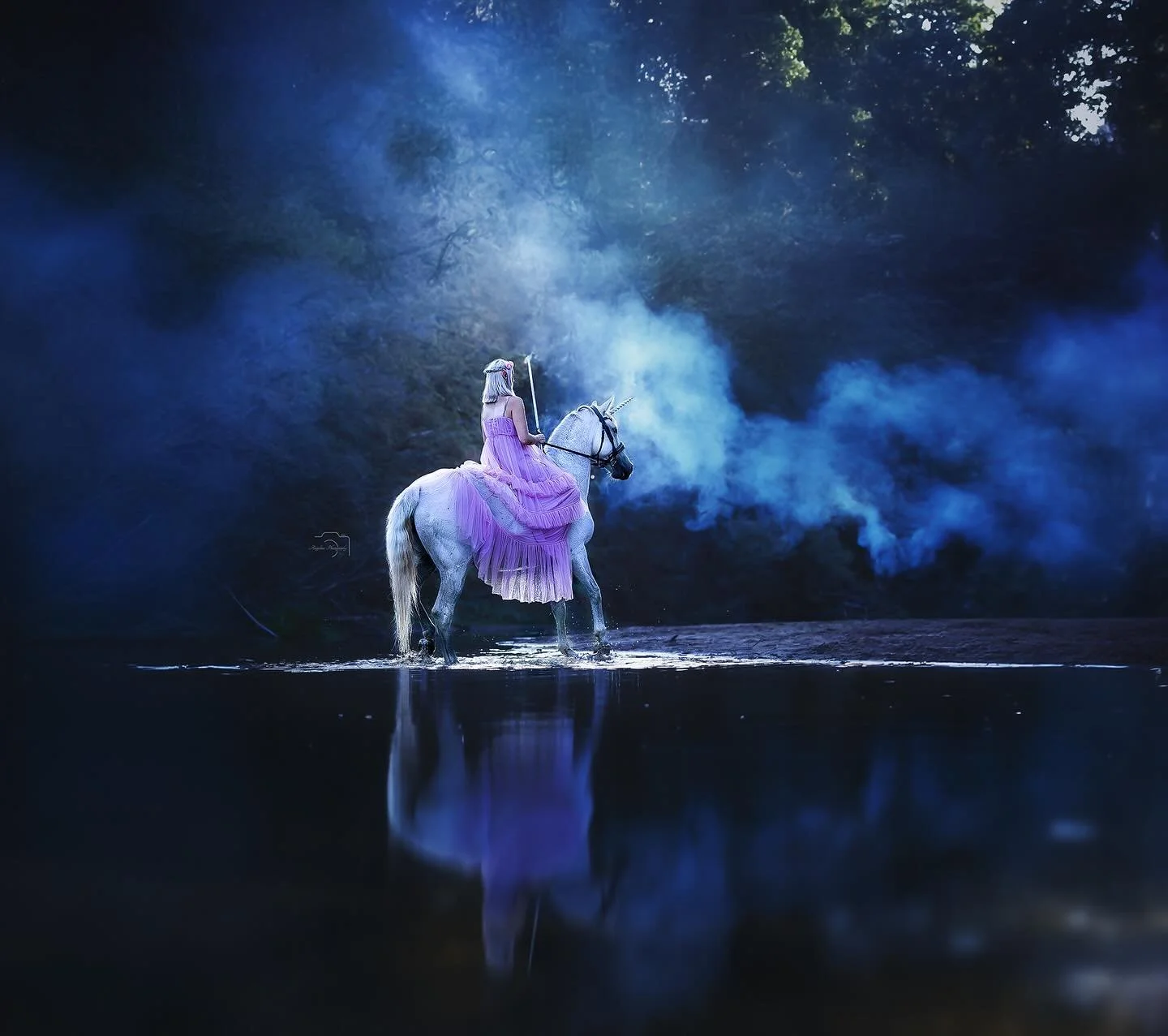 Am Samstag habe ich mir einen wundervollen Wunsch erf&uuml;llt. 😍

#ElfenMagie #Elfenwelt #FantasyFotografie #MagischeMomente #MysticVibes  #Fabelwesen #Zauberwald #MagicalMood #FantasyArt
#EinhornVibes #Pferdefotografie  #HorseMagic #MagicalHorse #