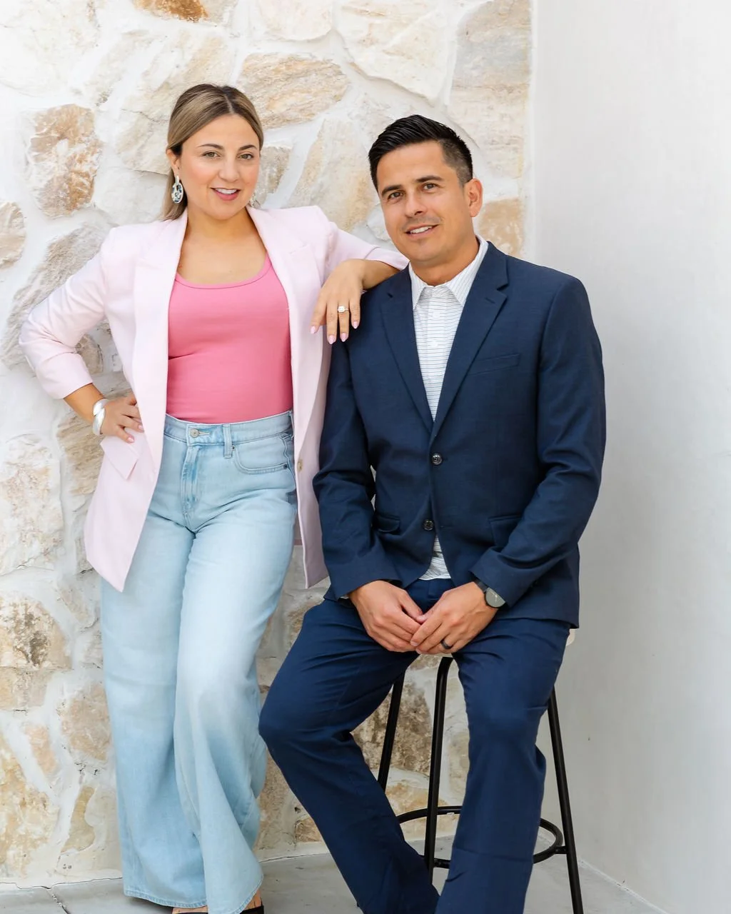 kimmorriscreative-lifestyle-headshot-power-couplesitting