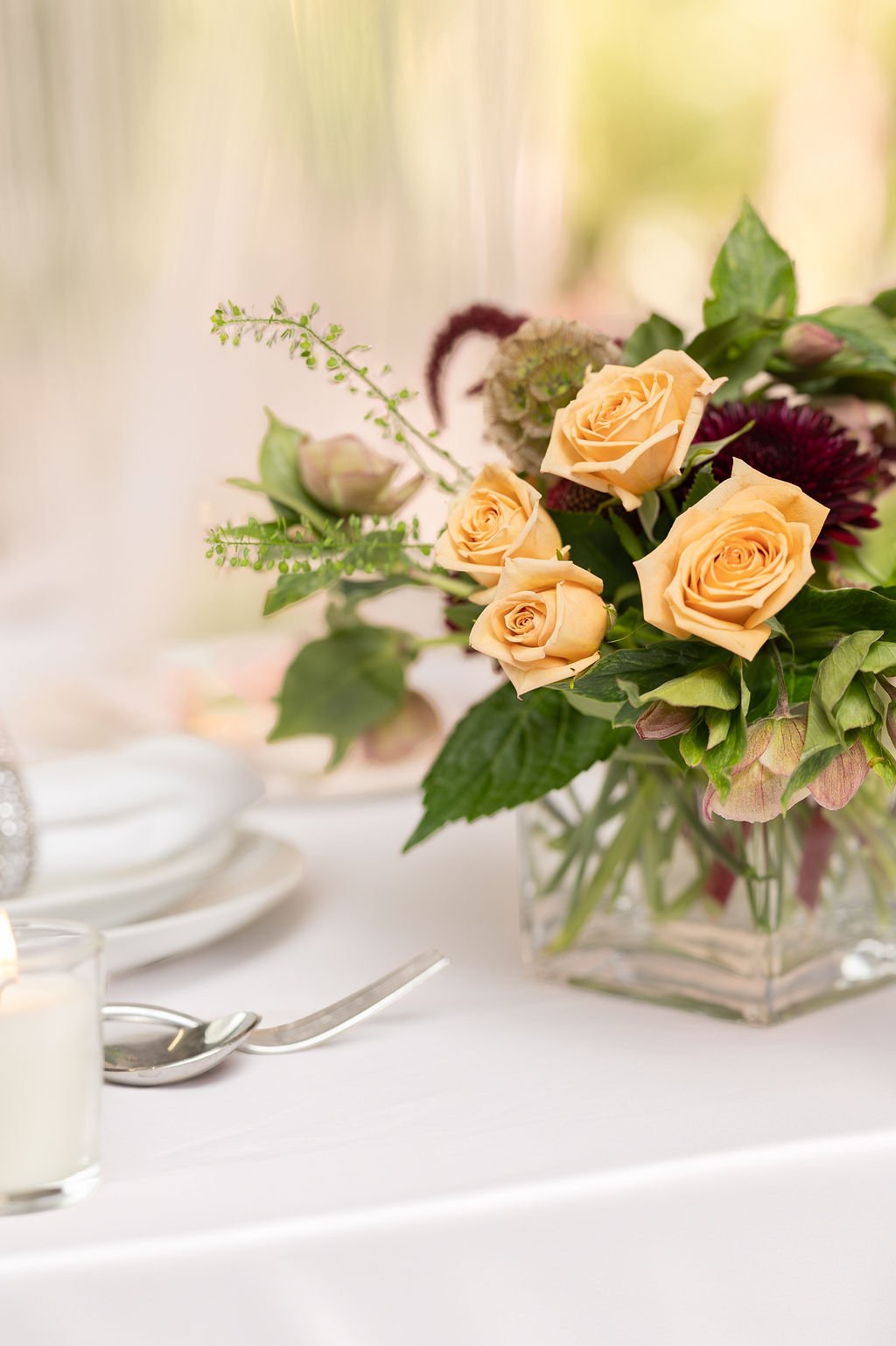 KMC_Eventtablearrangement_flowers_on_broad_street