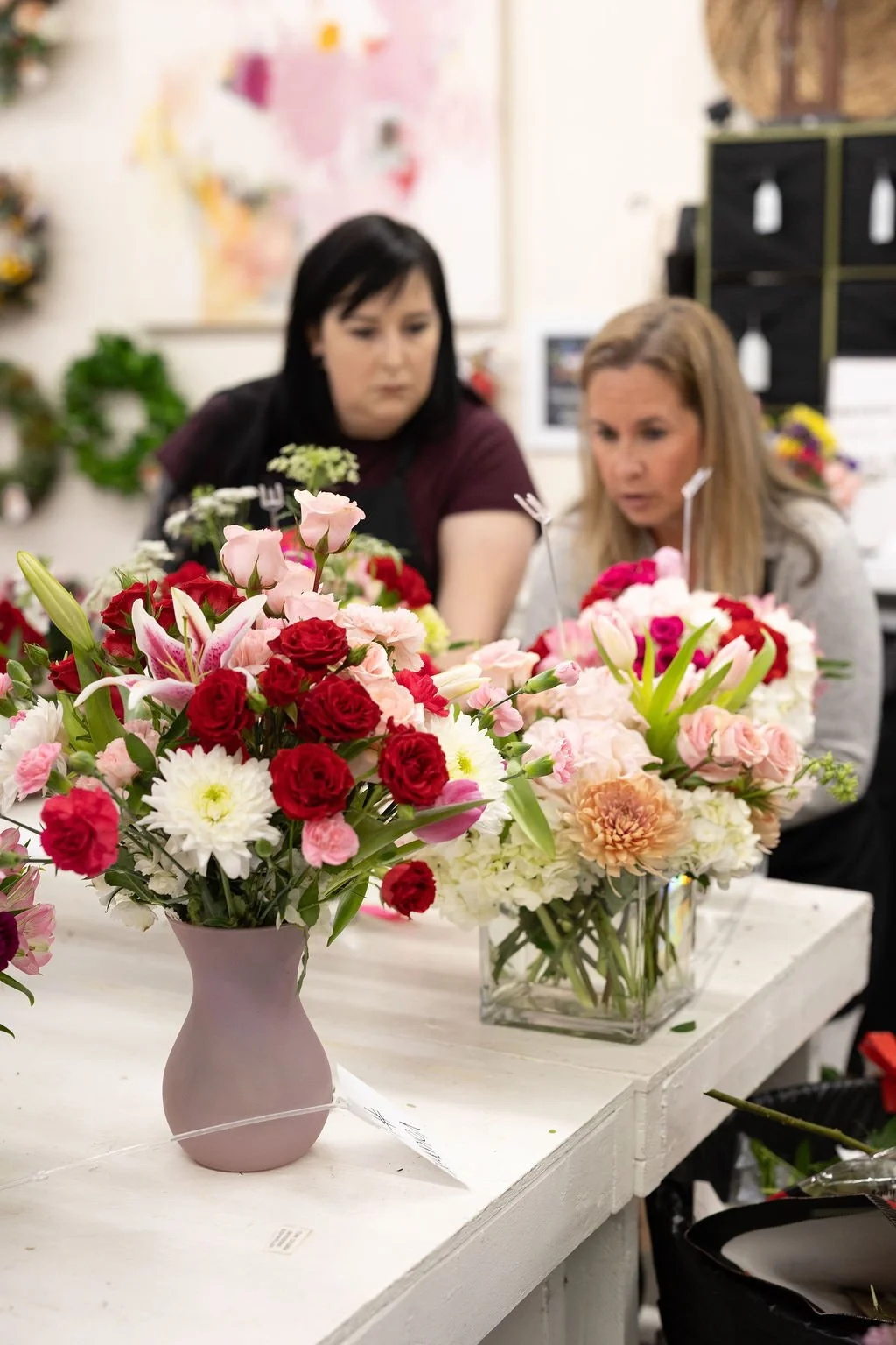 floweronbroadst_teamplanning_flowerarrangements