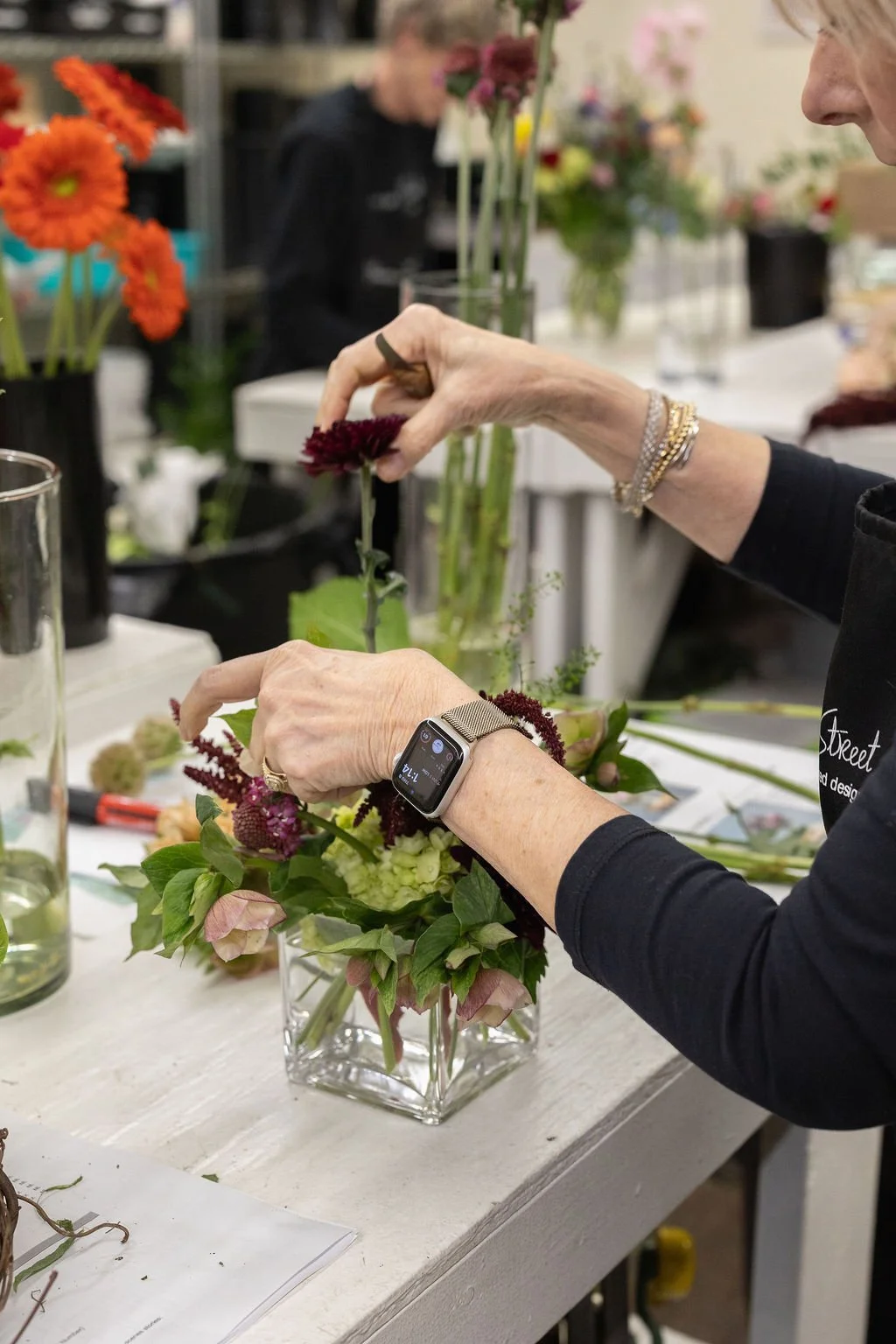 floweronbroadst__flowerarranging