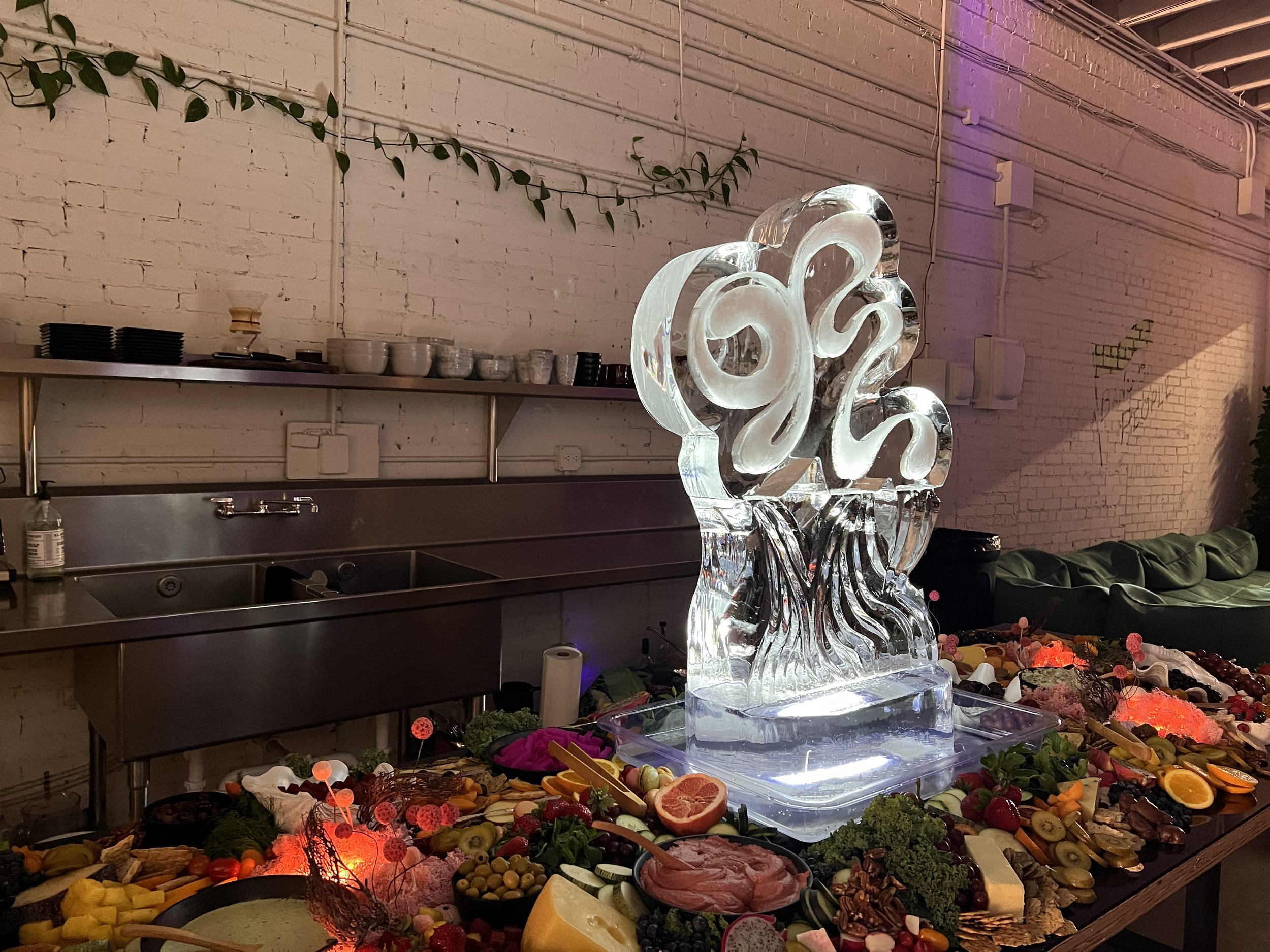 Opal_Dallas_PhotobyJustinClemmons_Dallas_Sculpture by Stellar Ice_IMG_3481-2.jpg