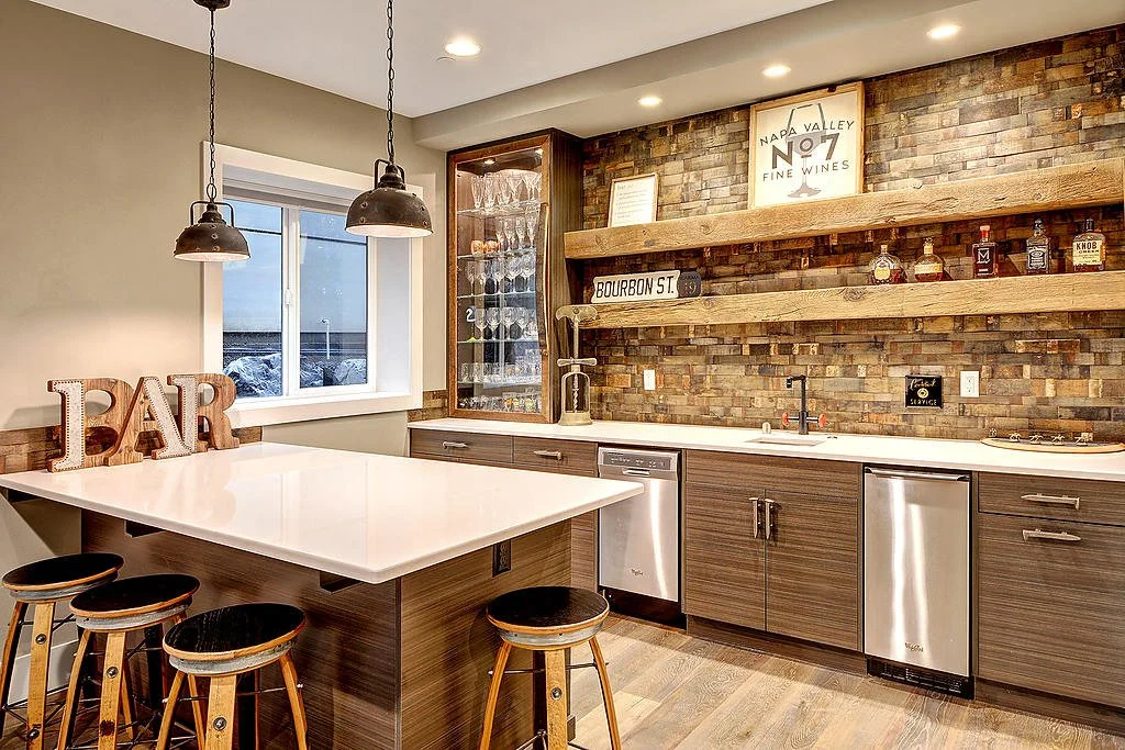 Entertainment Room Bar M.jpg