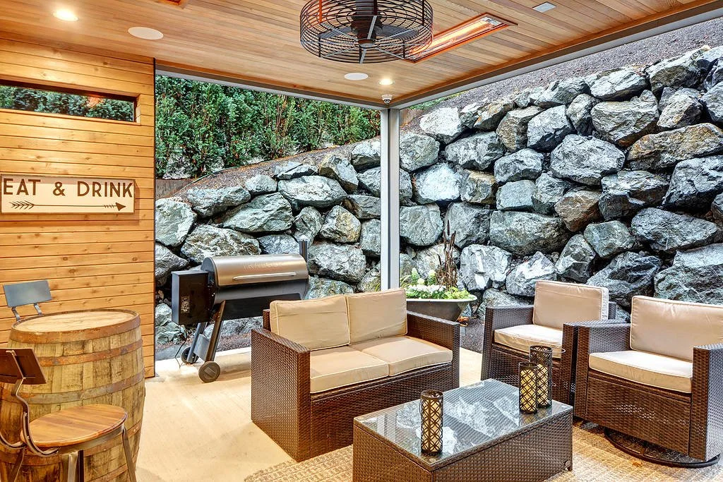 Rear Patio M.jpg