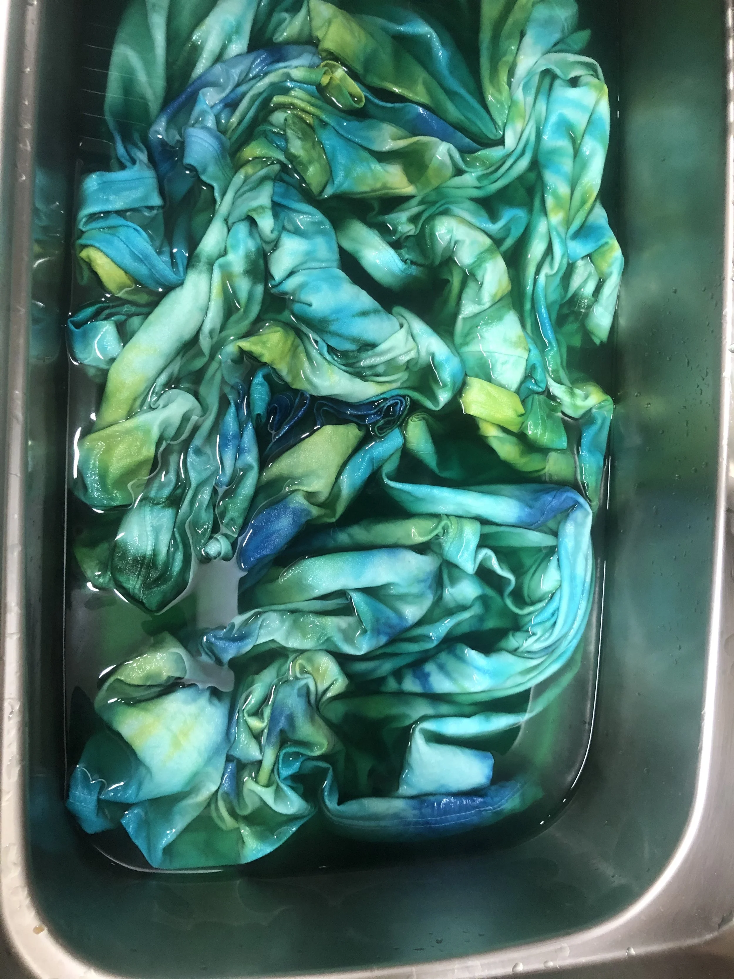 Tie-dyeing in batches (Blue Batch)