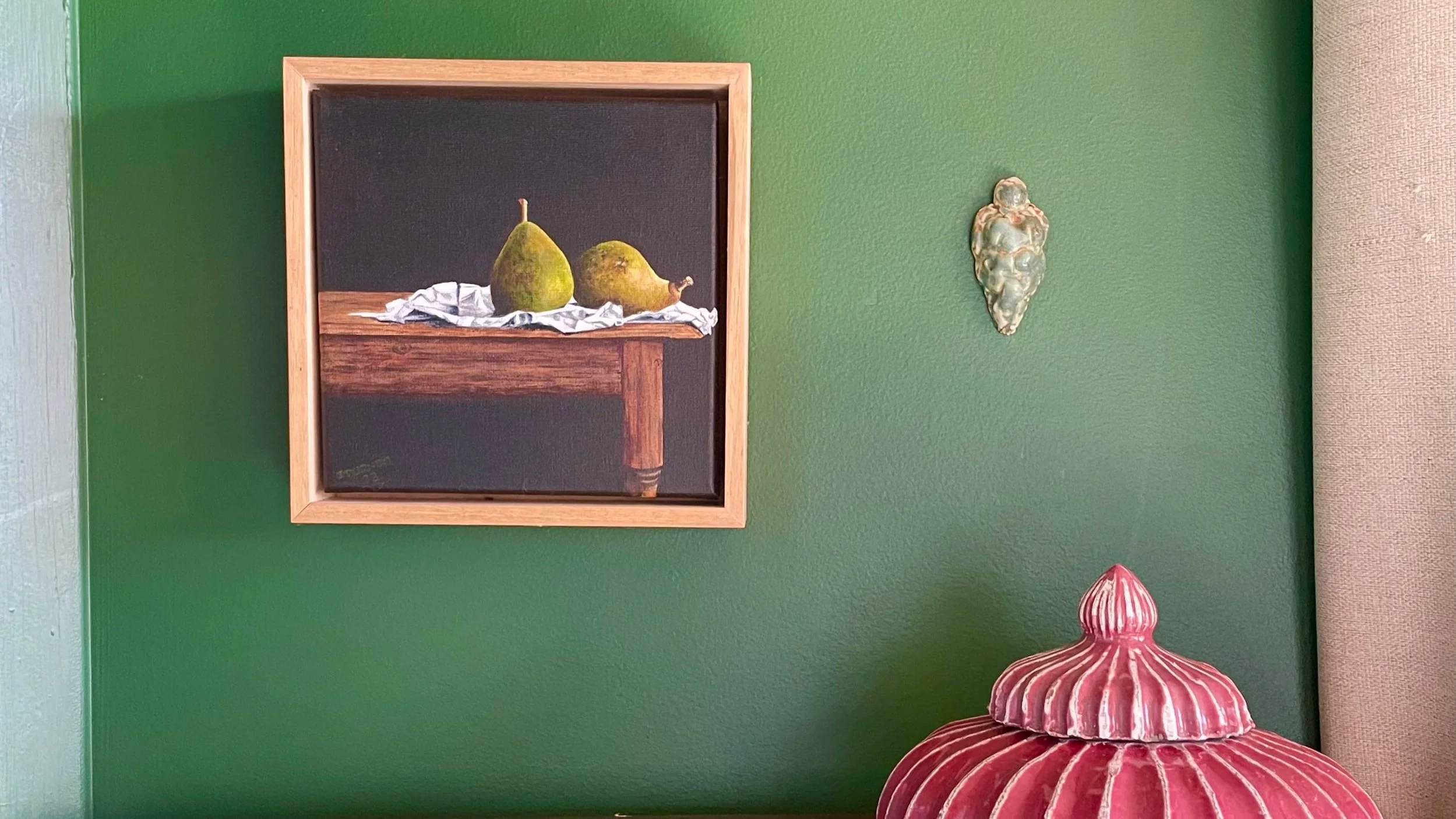 green walls, colour blocking, vignette, interior styling blue mountains, interior decorator central west