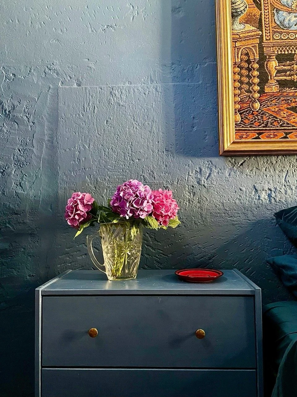 Bedside+flowers%2C+The+Blue+room%2C+Pinerolo+apartment+by+Marnee+Fox..jpg