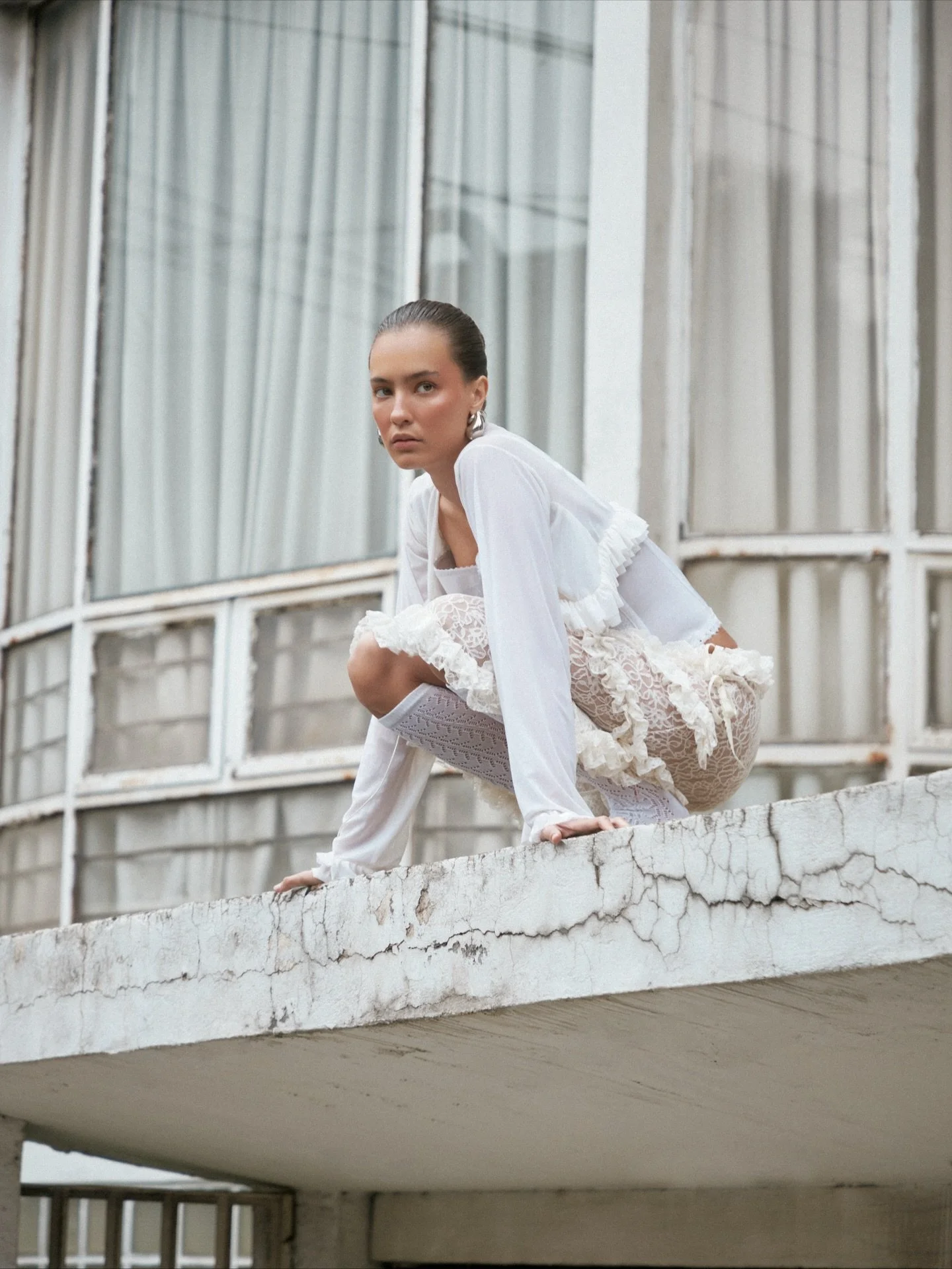 &ldquo;La Bestia&rdquo; nueva historia para @_meowmag 💫

👗 Styling: Ruth Buend&iacute;a @ruthbuendiap
💄 MUAH: Fernanda Ortiz @fernandao_mua
🕶️ Musa: Vecchio @vecchionace @mzagency
@brickelguerra 

Acostumbramos nombrar a una bestia por aquello qu