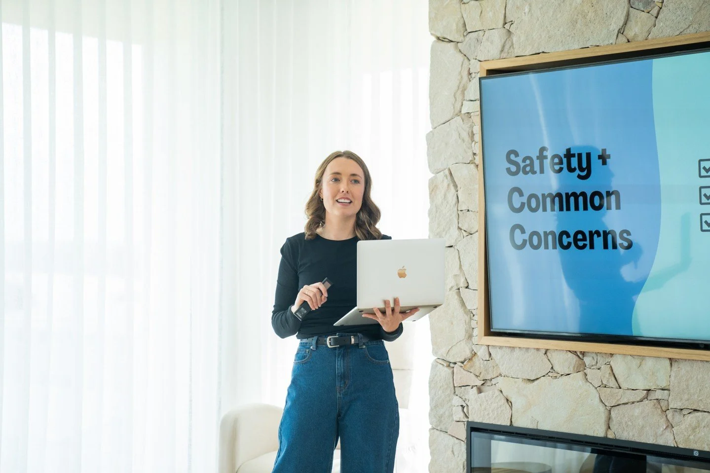 Starting solids soon? Let&rsquo;s make it feel simple, not stressful 🥑🥄

#adelaidemums #adelaideparents #startingsolids #startingsolidsworkshopsadelaide #adelaidekids