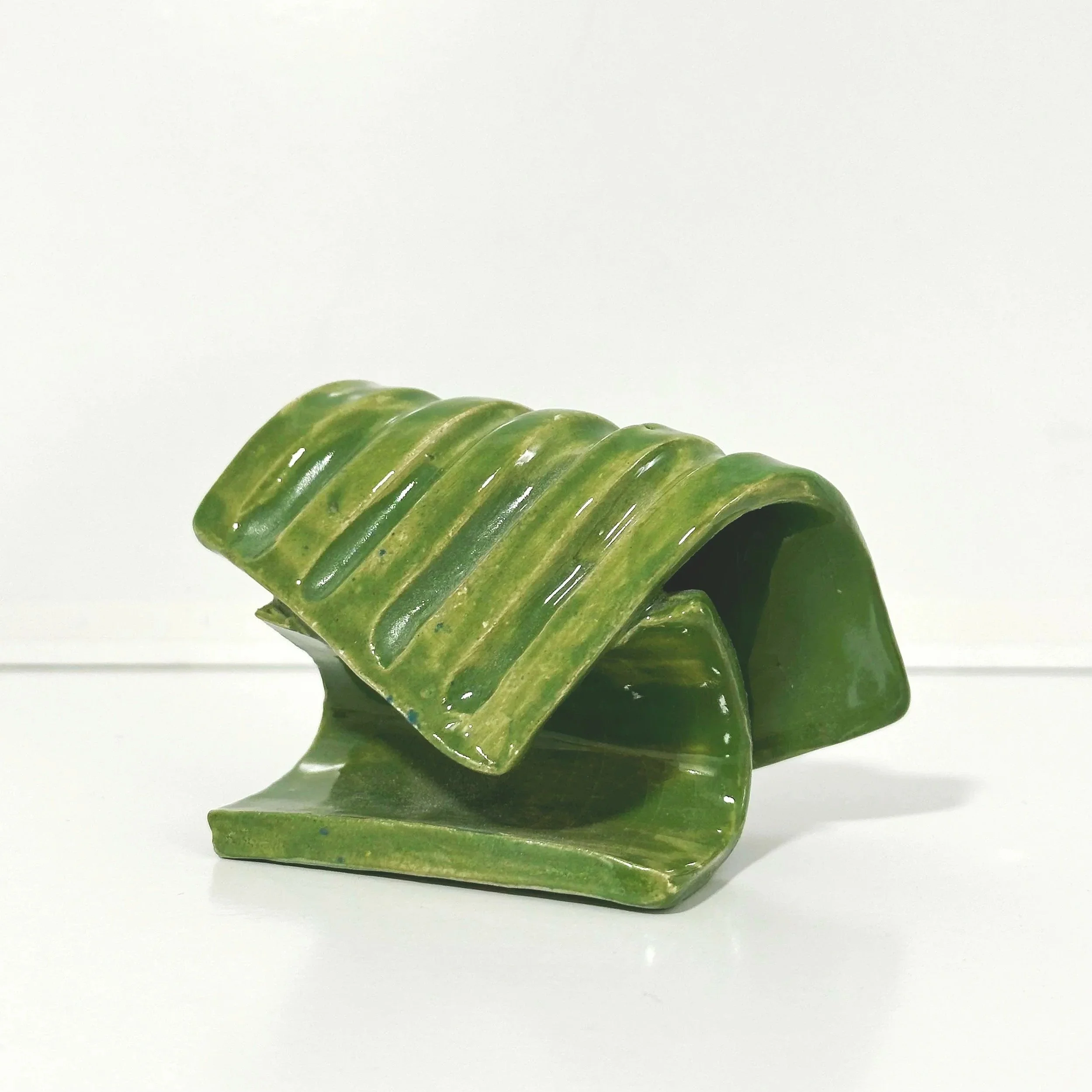 (ceramic clay, underglaze, clear glaze)