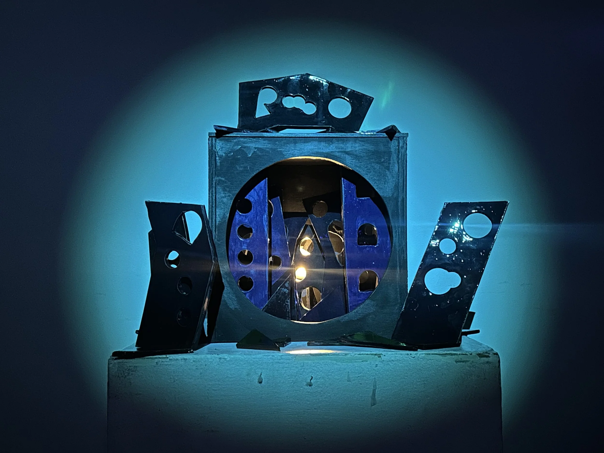 Collaboration: box 12in x 12in x 12in (ceramic clay, underglaze, glaze, plywood box, acrylic paint, light)
