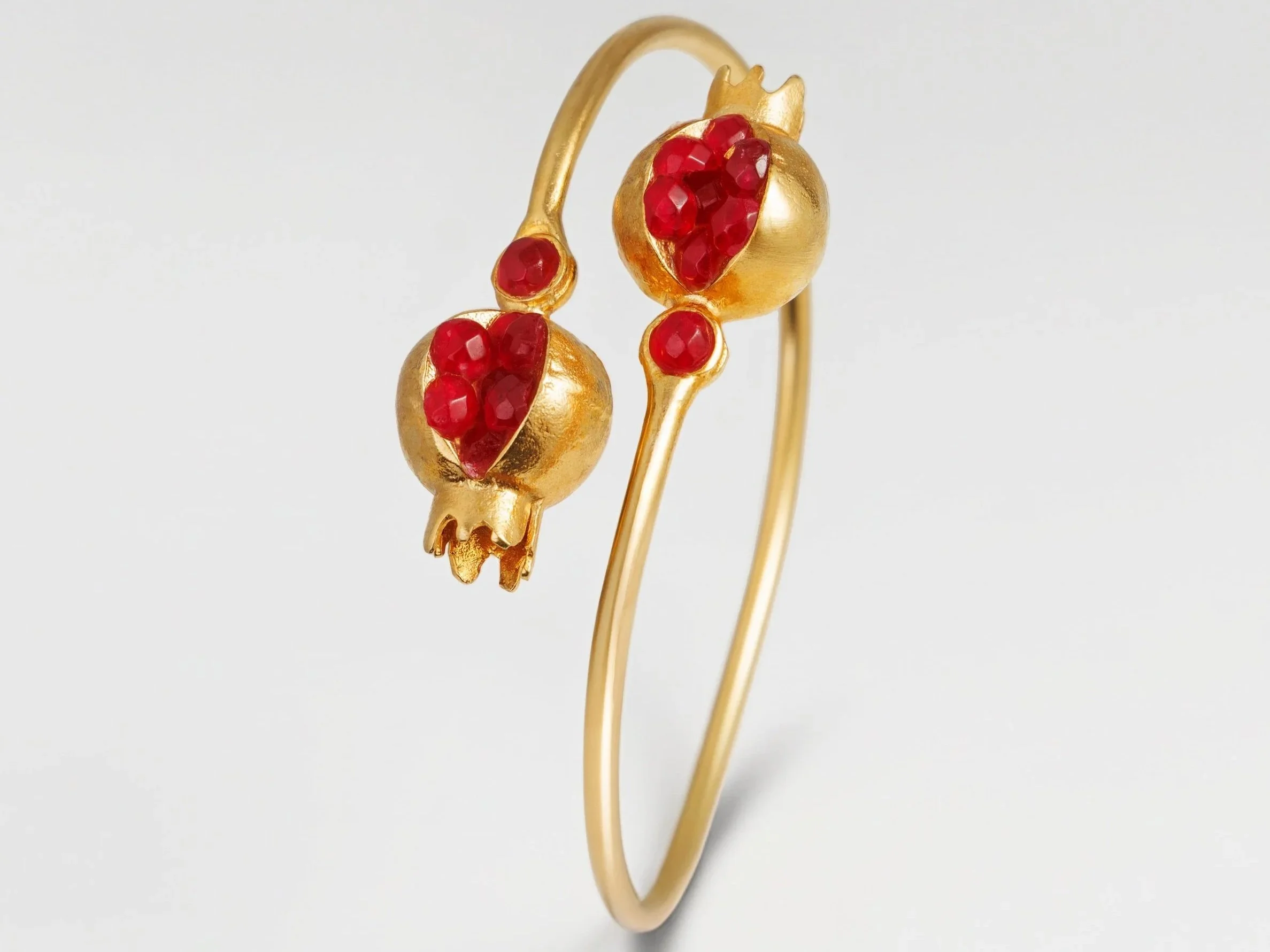 Gold+Bangle+3+-+Ecom.jpg