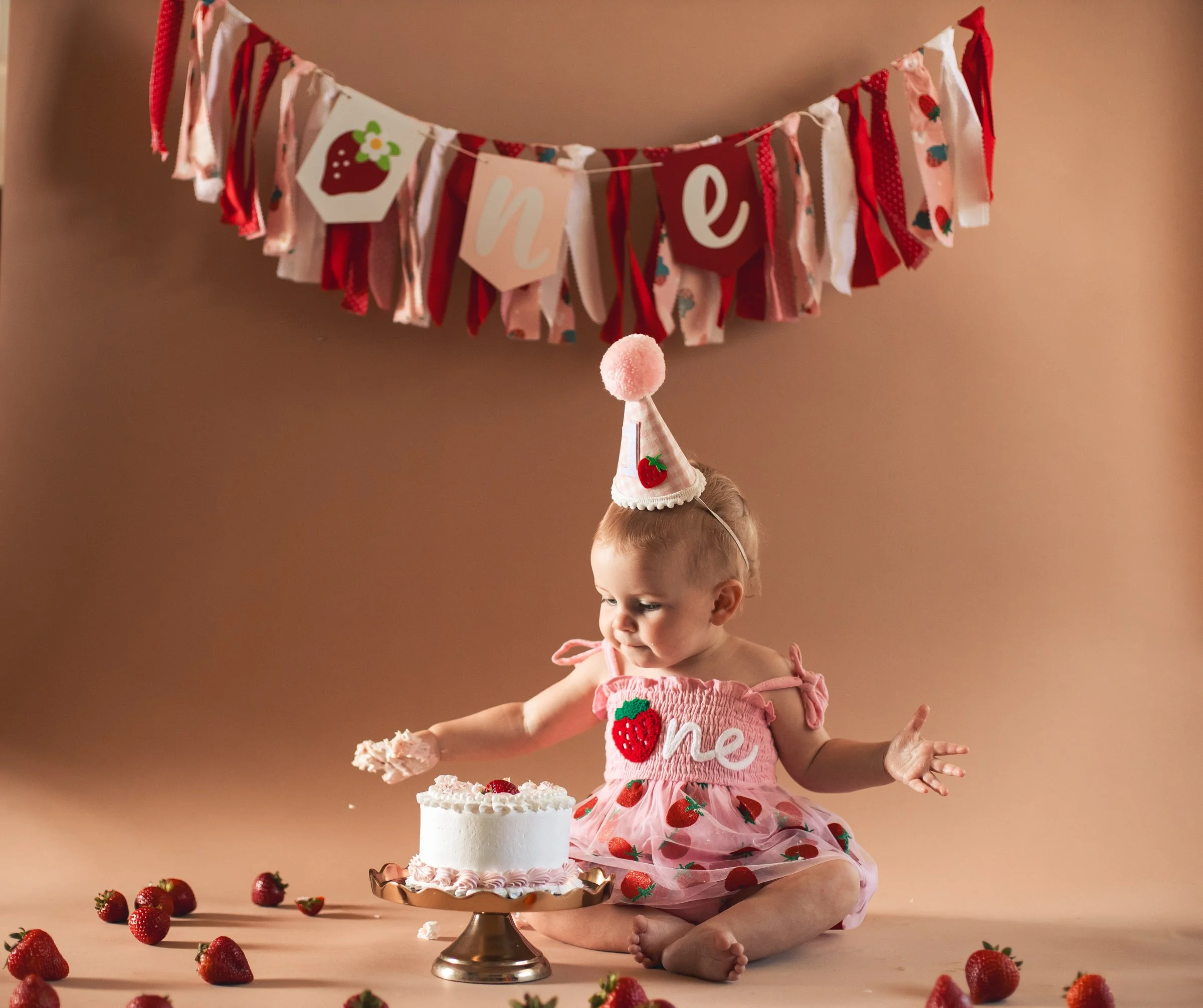 Bellamy’s Smash Cake Session | Our Baby Girl Turned ONE! | Springfield, Missouri Photographer