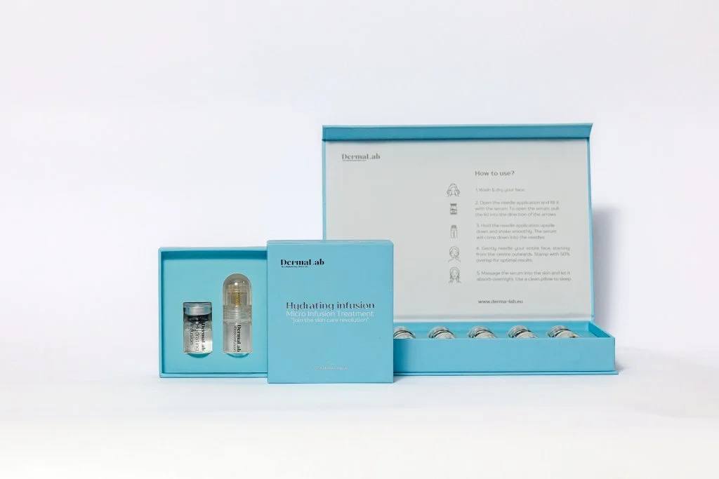 Set van huidverzorgingsampullen en instructiekaart voor Hydrating infusion van Dermal.ab.