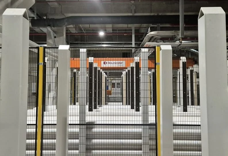 The parent core storage is operated with an automatic core transfer robot.