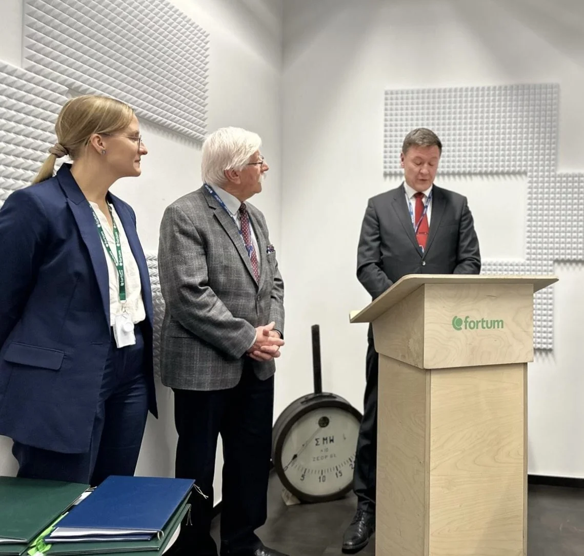 Raumaster Managing Director Pasi Vuorinen speaking at the Zabrze signing event.