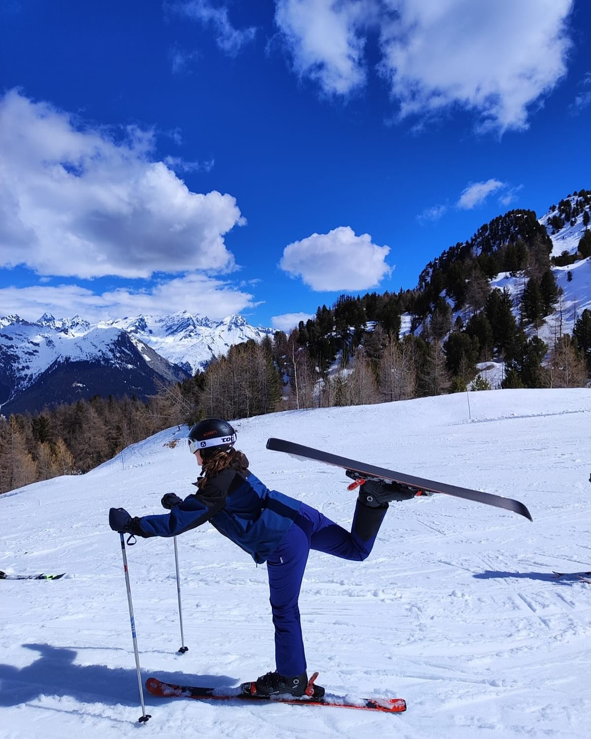 Recent snaps - happiest when outside🌳 🏔️
“I trust in the divine rhythm of life — there is space for joy, rest, growth, and creation.” - John O’Donohue
#yoga #yogalates #skiing #cycling #outdoors #peakdistrictnationalpark #