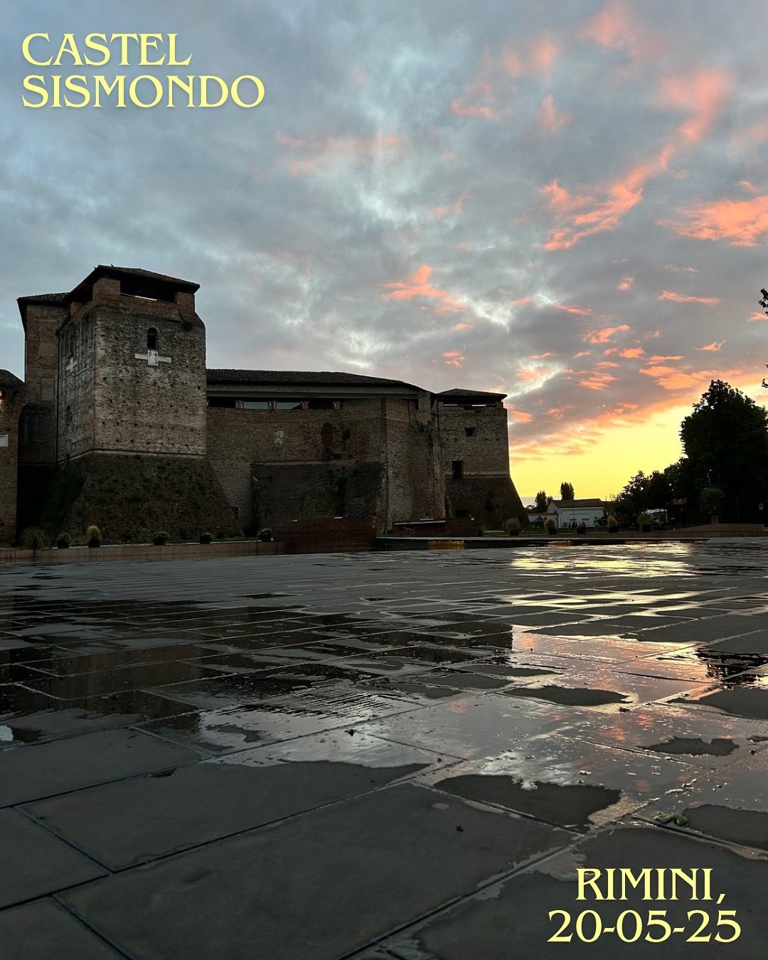 Costruito tra il 1437 e il 1454 da Sigismondo Pandolfo Malatesta, il castello era sia fortezza che residenza signorile. Progettato con l&rsquo;assistenza di Filippo Brunelleschi, rappresenta il simbolo di potere della signoria della citt&agrave;.

Do