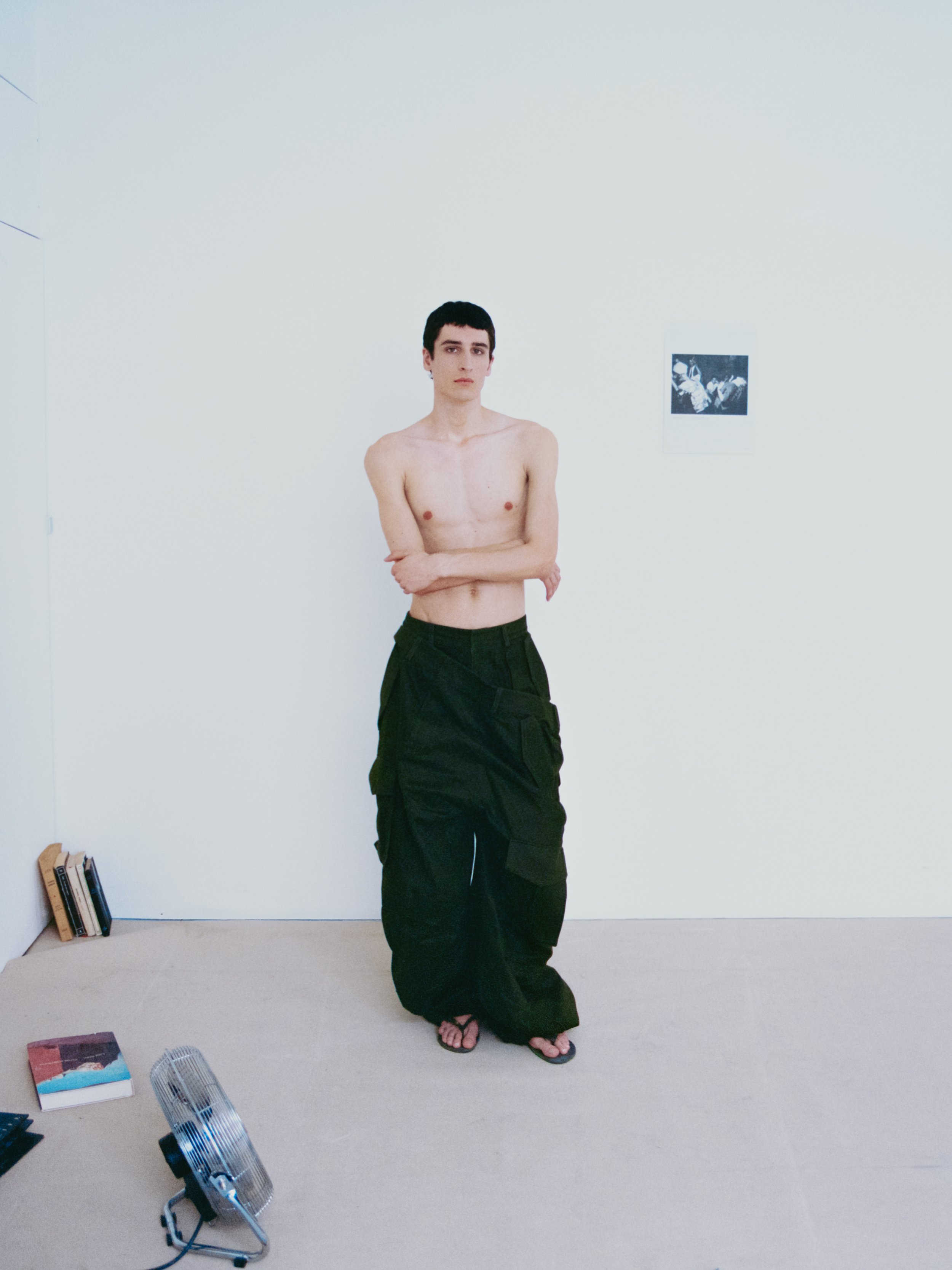 BEHIND THE BLIND FW25-26