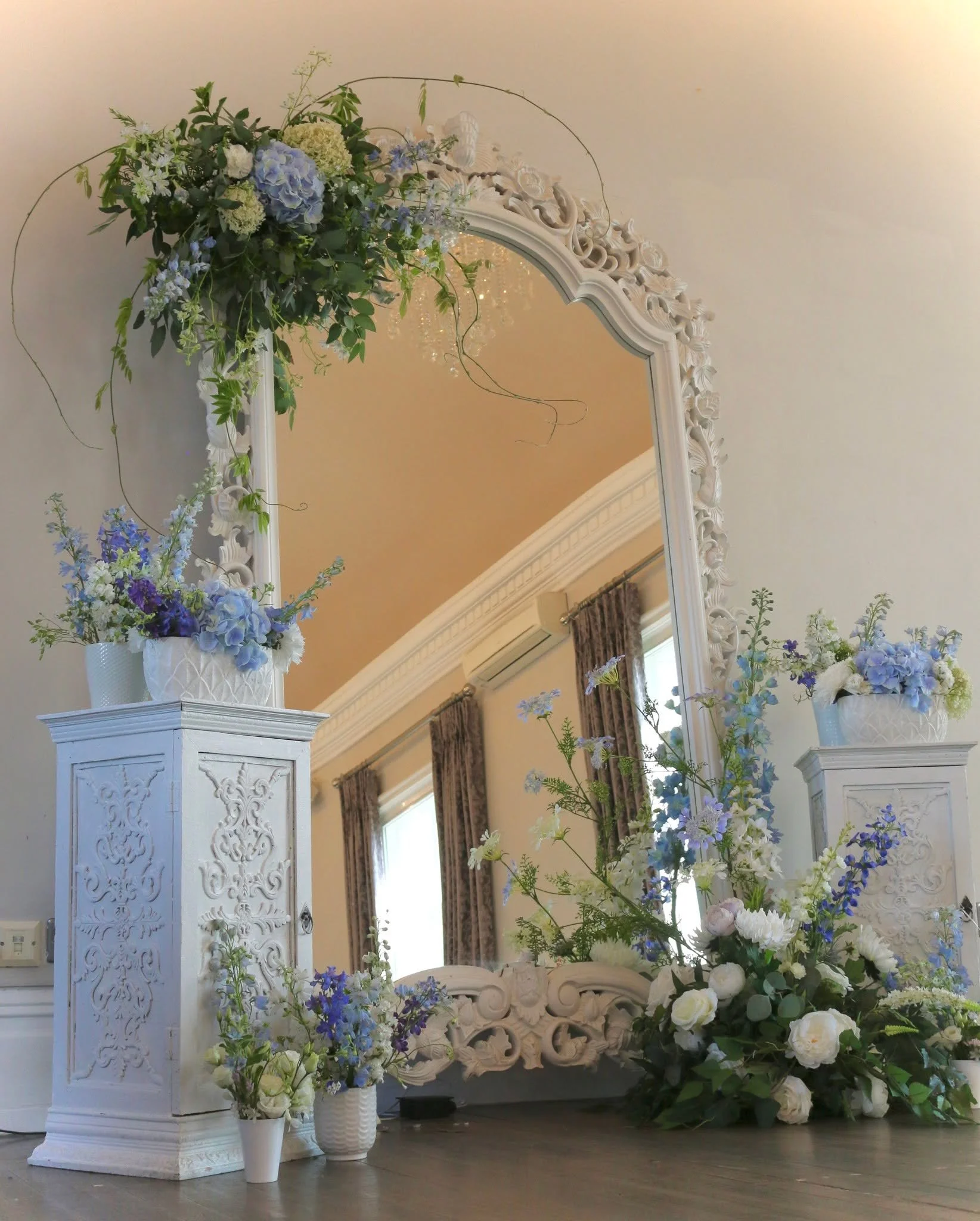 🗓️ YOU'RE INVITED: WEDDING SHOWCASE

Sunday 29th March | 12:00pm &ndash; 3:00pm

Come and see the Ballroom dressed in all its glory! This is your chance to explore our stunning Victorian venue, meet our award-winning team, and start visualizing your