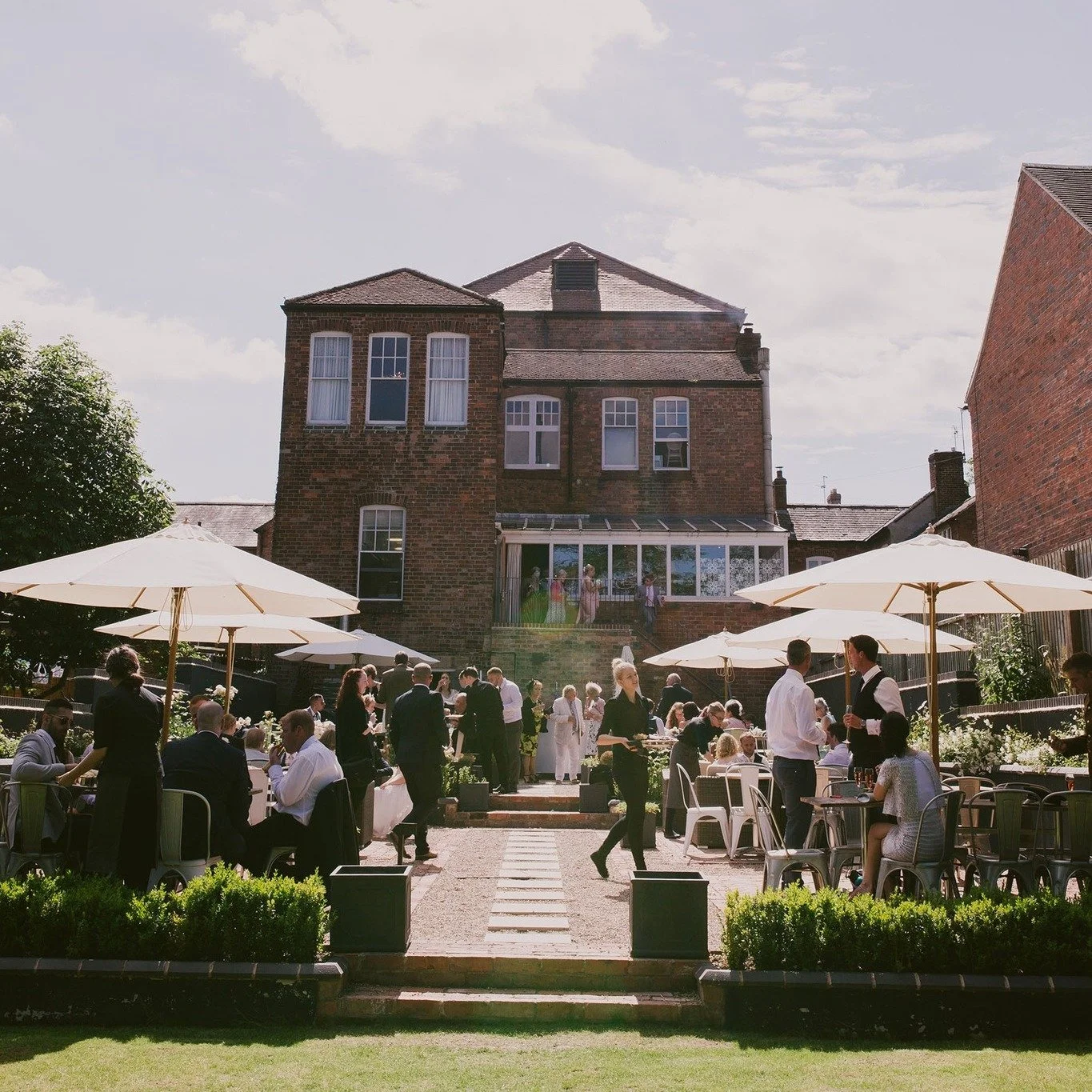 The garden at Amalfi White is a hidden gem&hellip; and now you know about it.

Imagine your wedding day: sitting in the garden, a cheeky cocktail in hand, soaking up the summer rays with your favourite people around you. Pure magic.

It&rsquo;s not t