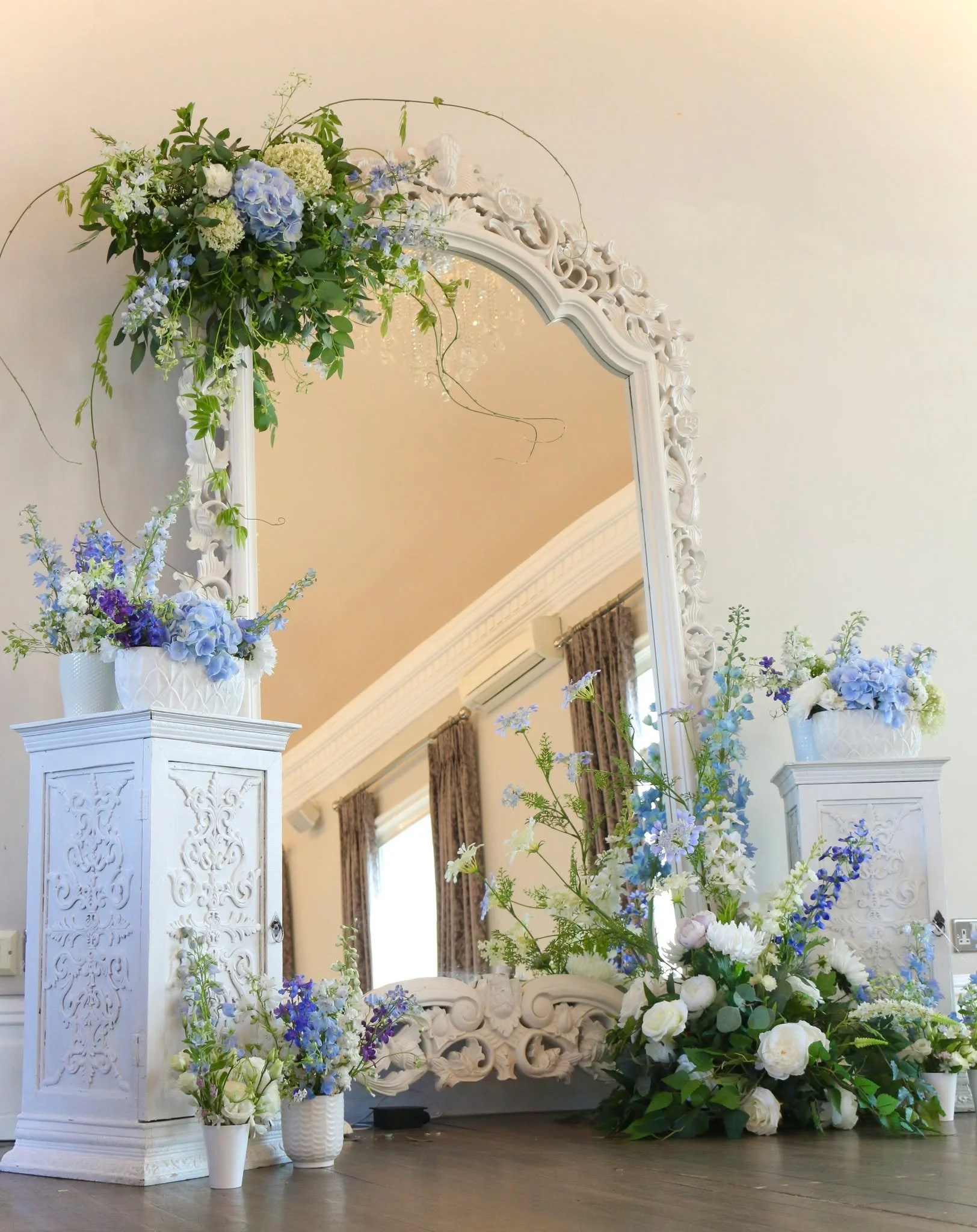 Supplier Spotlight ✨

This week, we&rsquo;re shining a light on The Secret Bridesmaid 💐

We&rsquo;ve worked closely with Steph for almost a year now, and she truly understands exactly what our ballroom needs. Her work is timeless, elegant, and effor