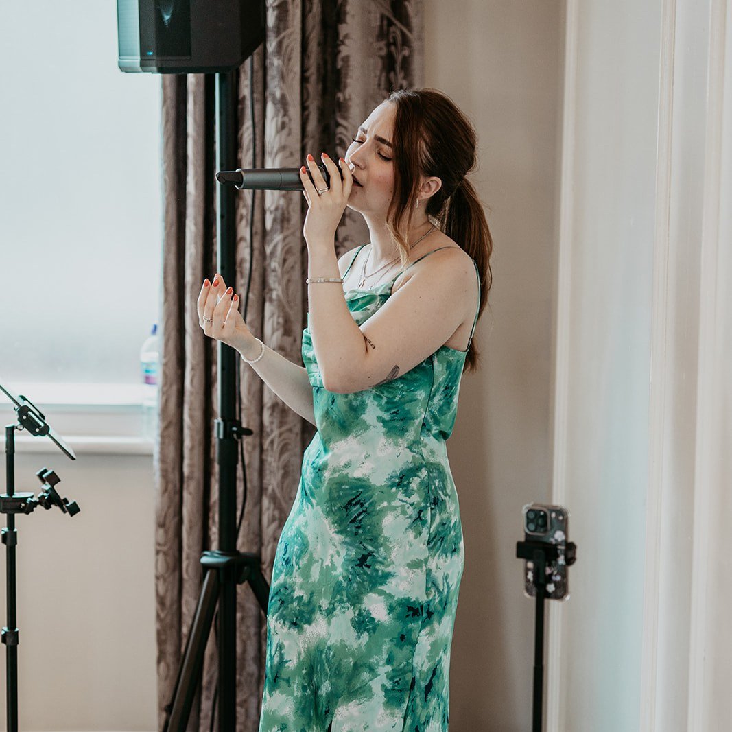 Supplier shoutout - Emily Rose 🎶

Let&rsquo;s talk singers &mdash; and one of our absolute favourites is Emily Rose. Her voice is simply breathtaking and creates the perfect atmosphere for every part of your wedding day.

From your ceremony and rece