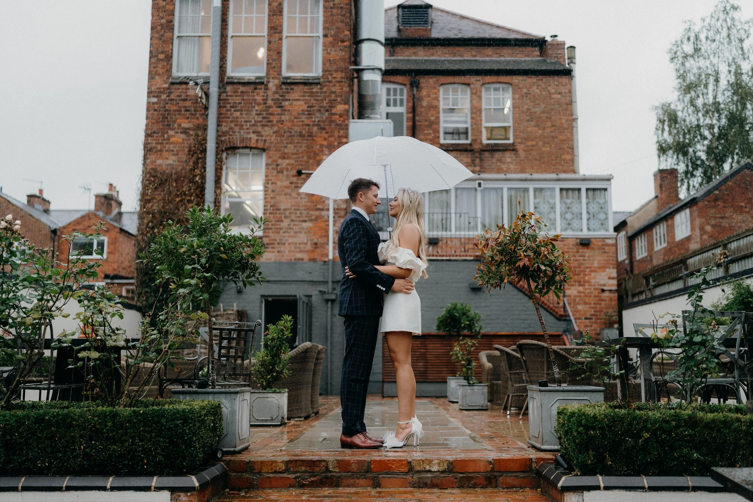 the garden at amalfi white 