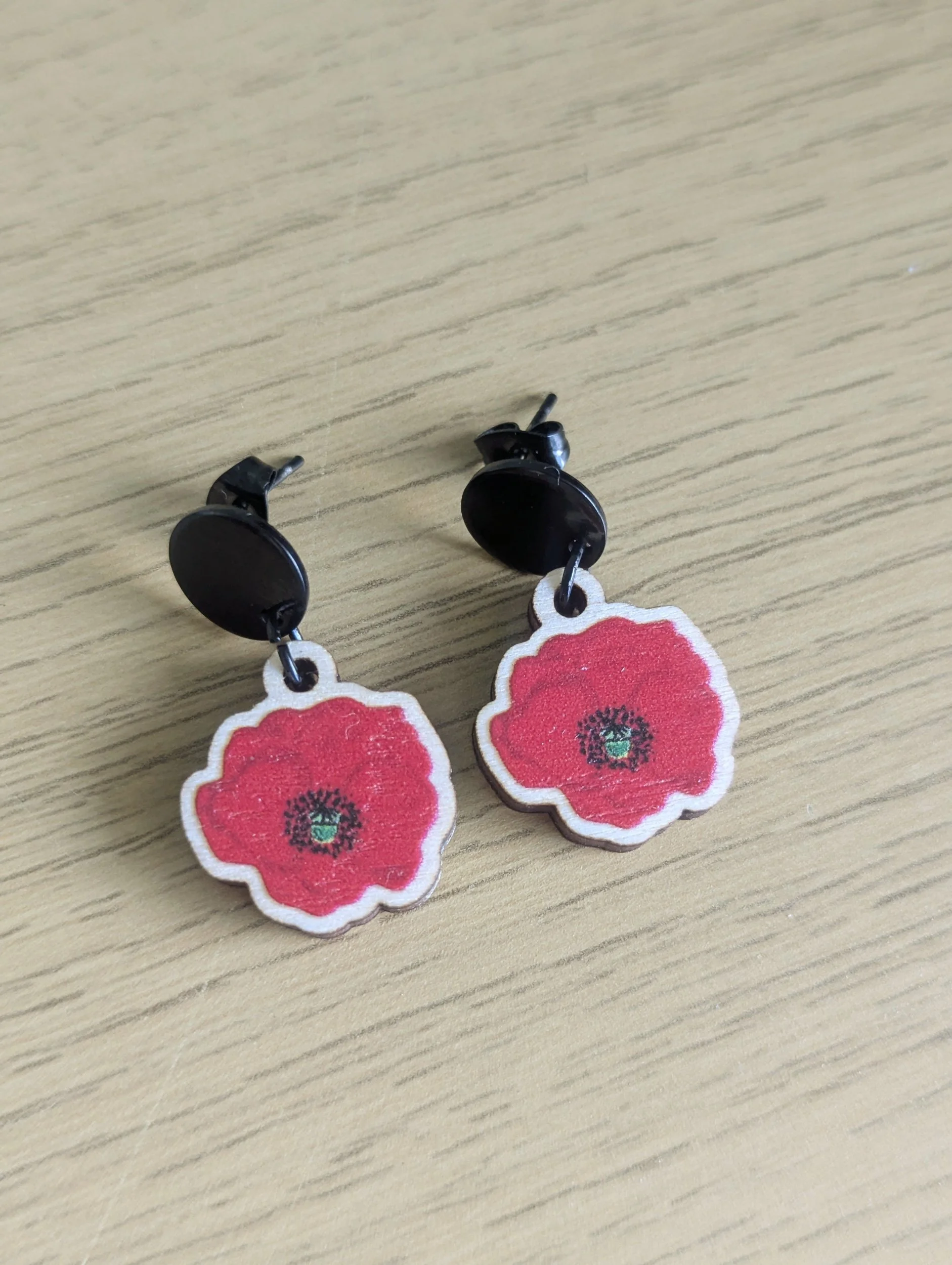 Botanical wooden earrings- Poppy's