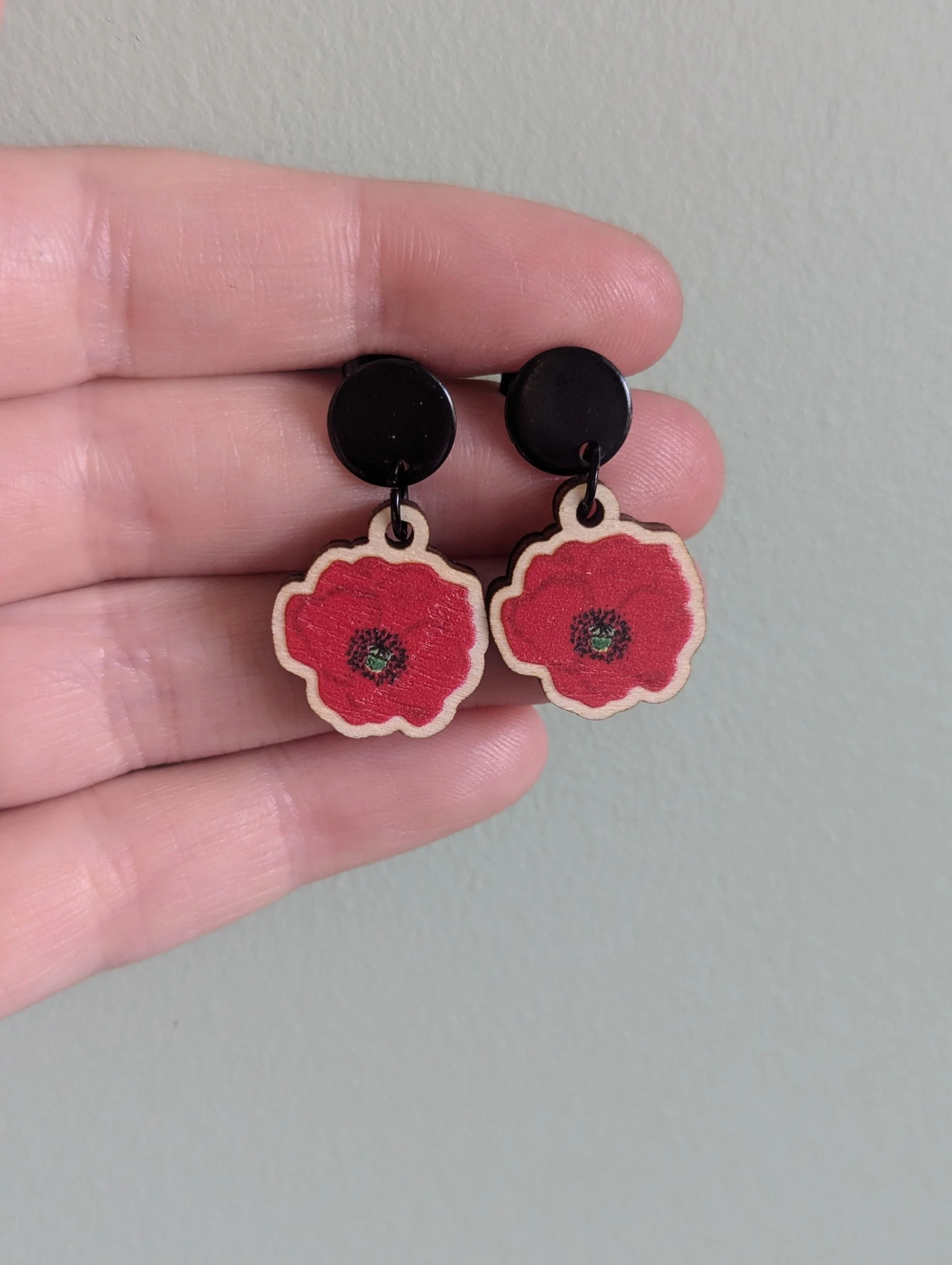 Botanical wooden earrings- Poppy's