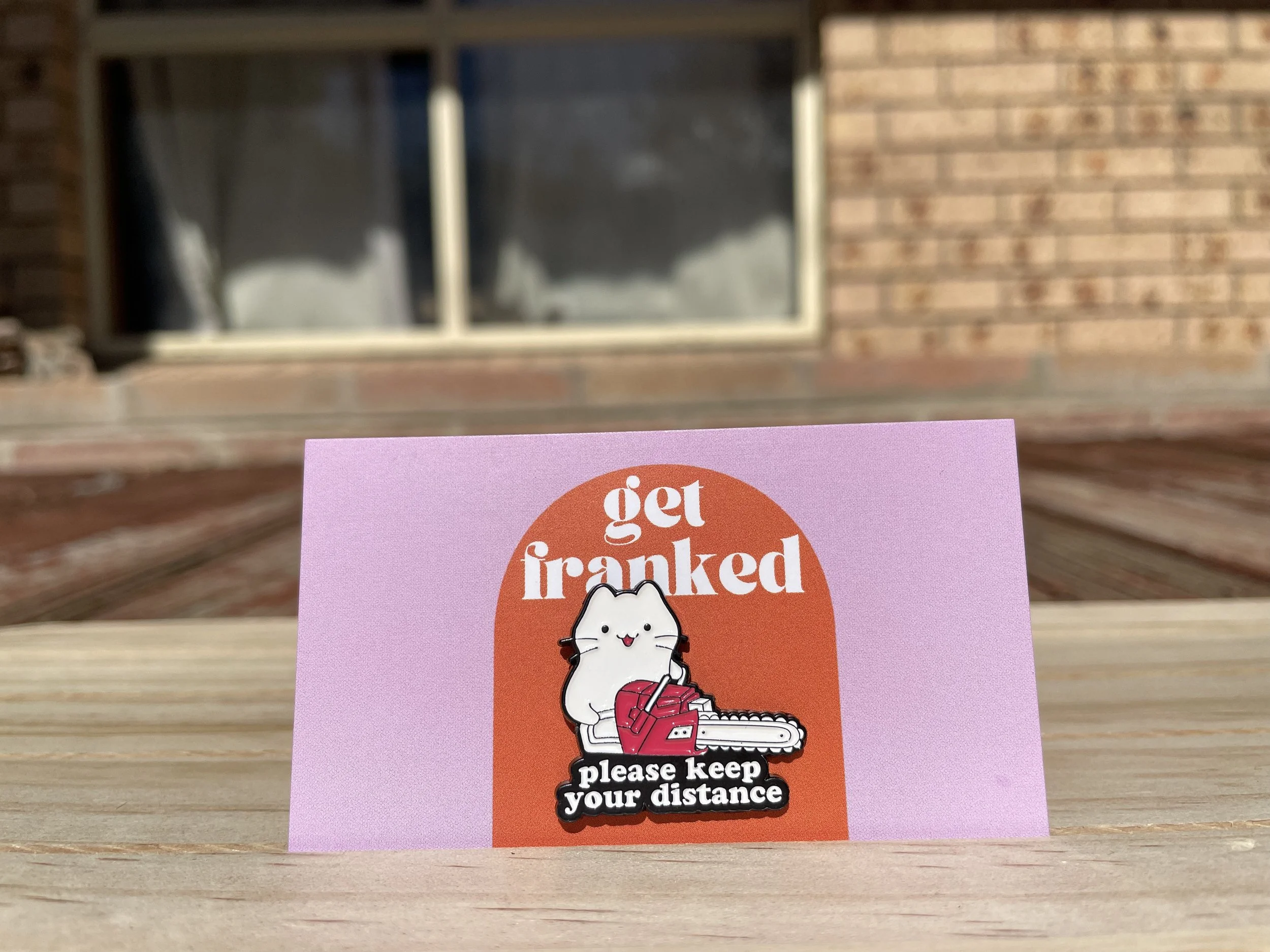 Pin: "Please keep your distance"