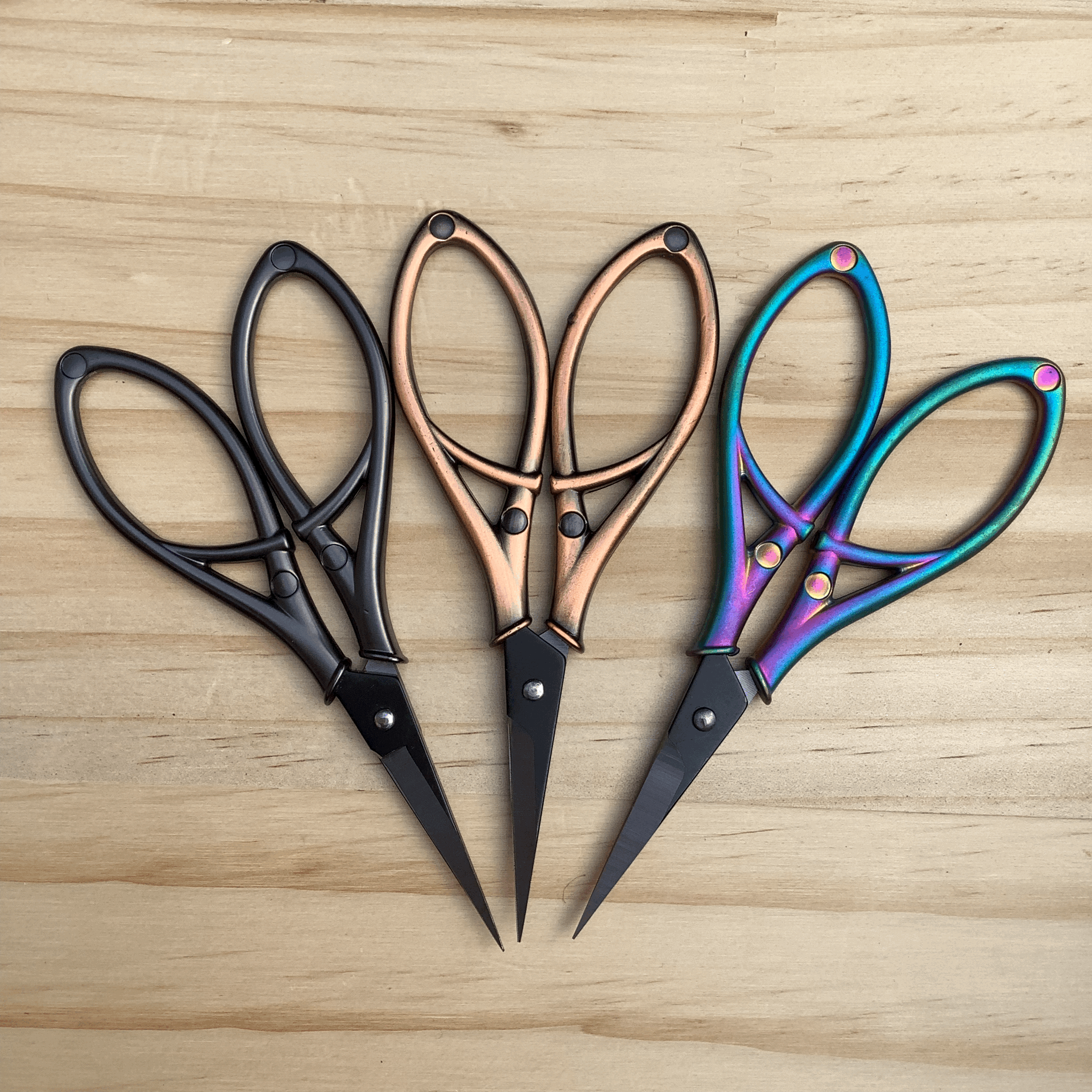 Angled scissors