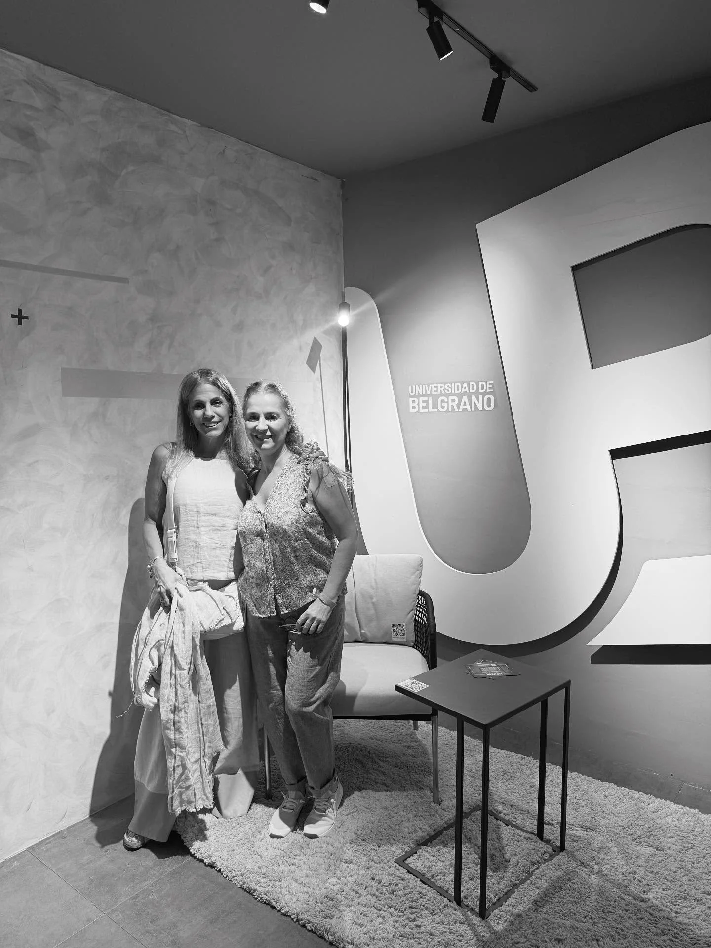 El Jueves tuve el placer de asistir a la charla de @eduardohoffmannart en Casa FOA 2025, un espacio donde el arte, el dise&ntilde;o y la arquitectura se encuentran para inspirarnos. Gracias a @cestmoideco @studiofarts &amp; @riberadelcuarzo 
Exploram