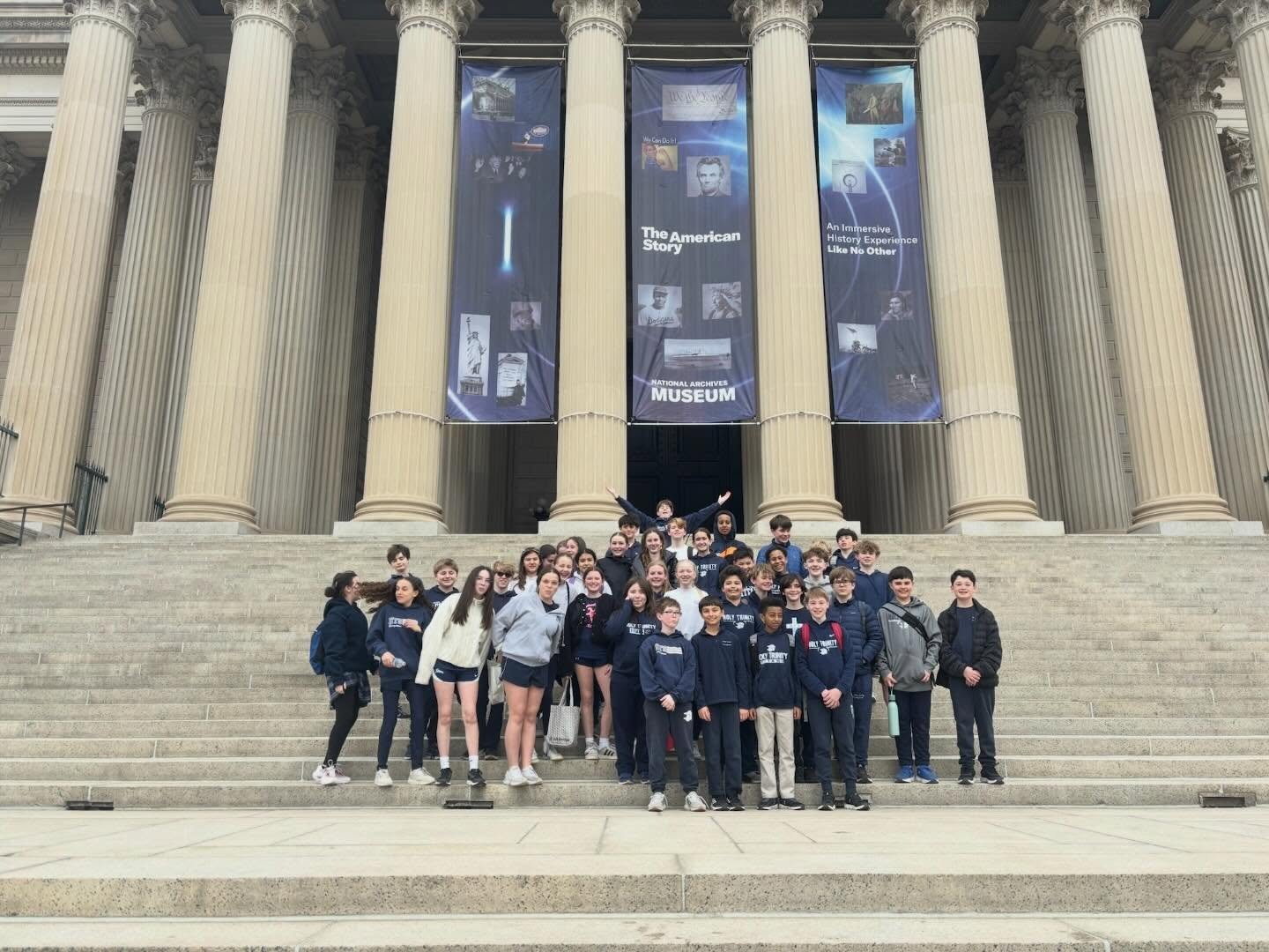 7th grade brought history to life recently in two unforgettable ways. Firstly by stepping into the shoes of 1790 politicians to debate the issues of the Early Republic. Secondly taking on a real-life treasure hunt through the Smithsonian National Mus