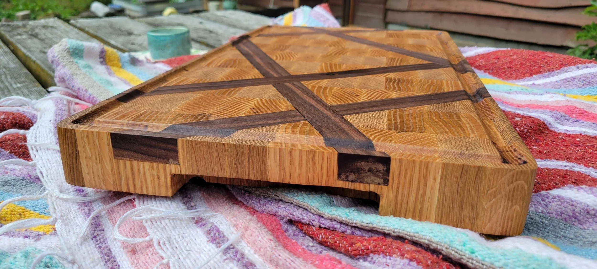 Modern cutting board- handle.jpeg