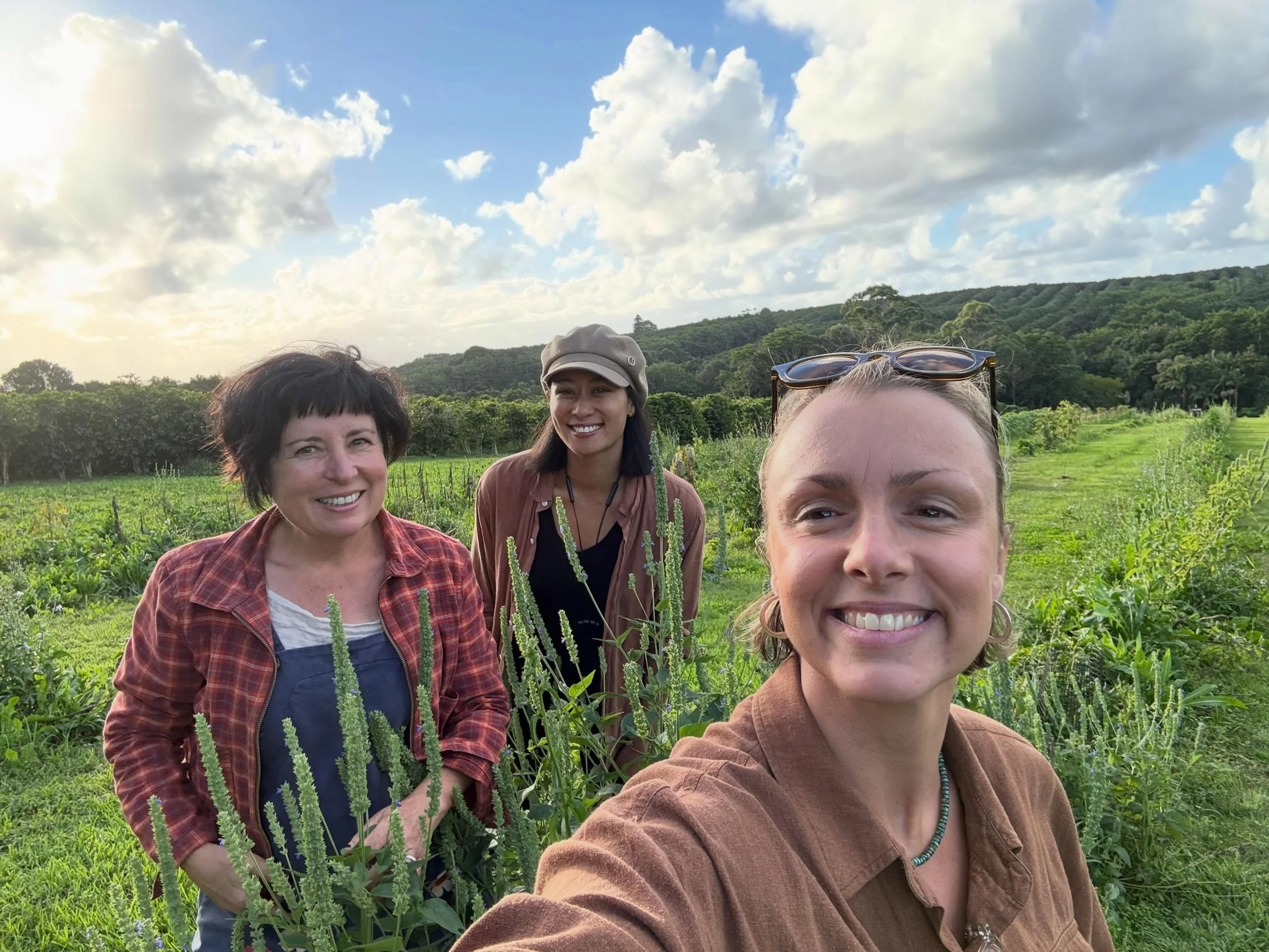 🌿International Year of Women in Agriculture 
A great afternoon visit to Rebecca @rebeccazentveld on her coffee farm here in the Byron Bay hinterland last week. Thanks so much for hosting us! @zentveldscoffee 

Rebecca has been farming here for over 