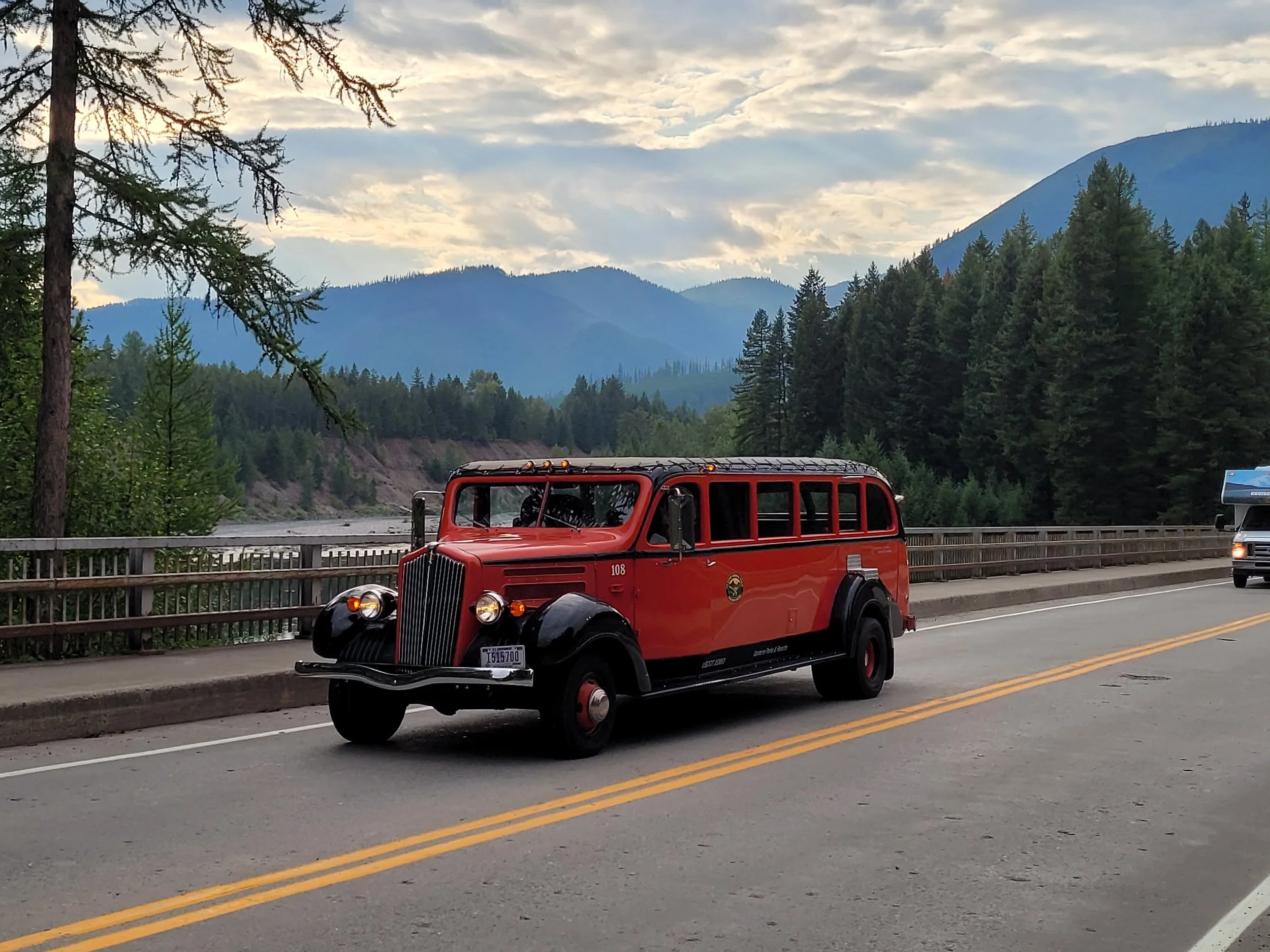 Vintage Model 706 buses - Red Jammers Just for fun