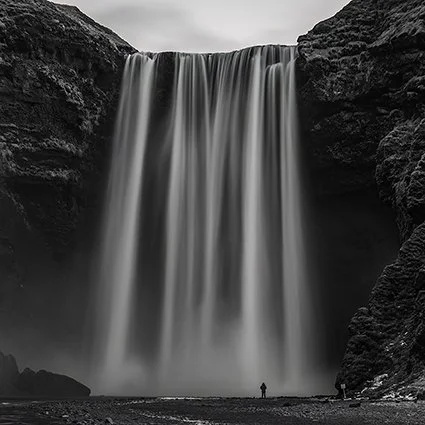 Skogafoss B&W 1x1.jpg