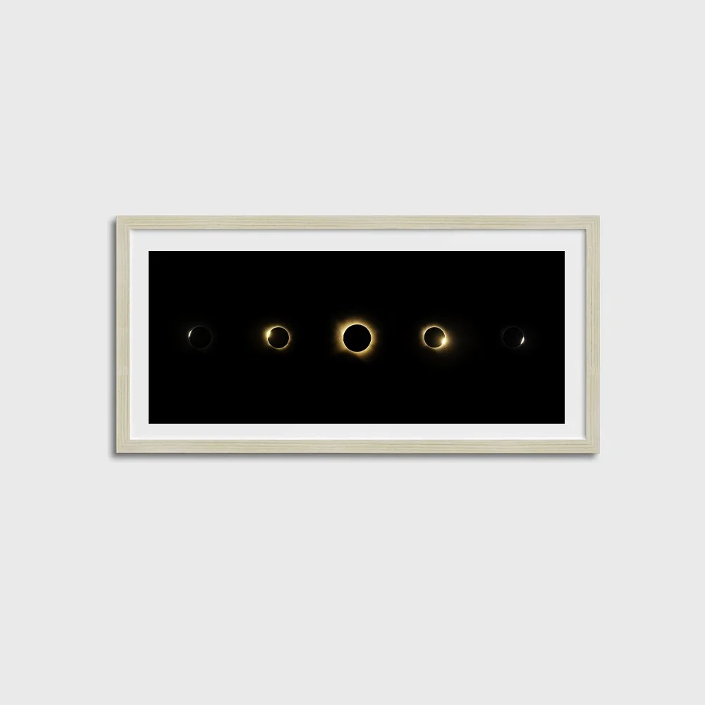 Total Solar Eclipse Pano OAK FRAME.jpg