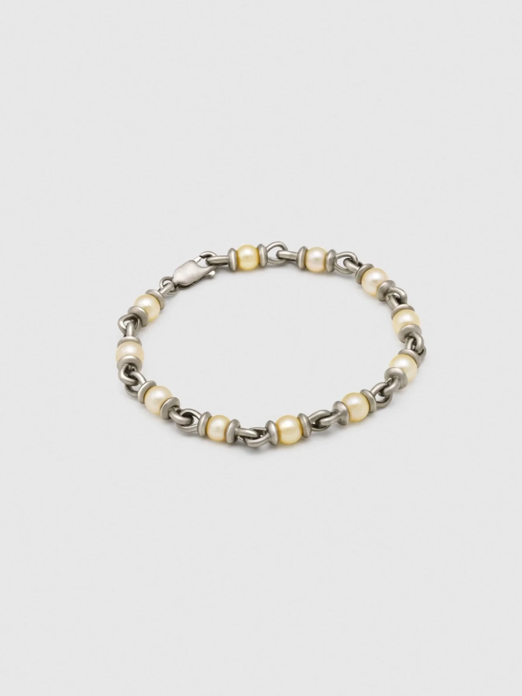 AF-Hope_s+pearls+and+platinum++chain+bracelet+small-JK_K105849-01b.jpg