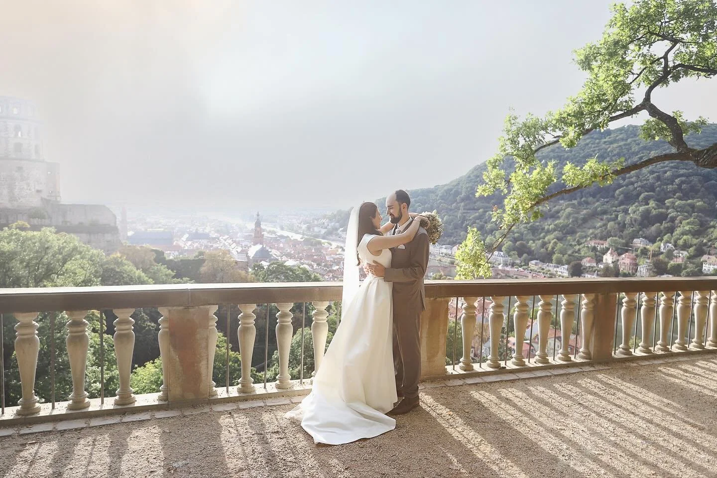 Das Brautpaar Fotoshooting im Schlossgarten Heidelberg❤️
#hochzeitsfotografheidelberg #hochzeitsfotografmannheim #schlossheidelberg