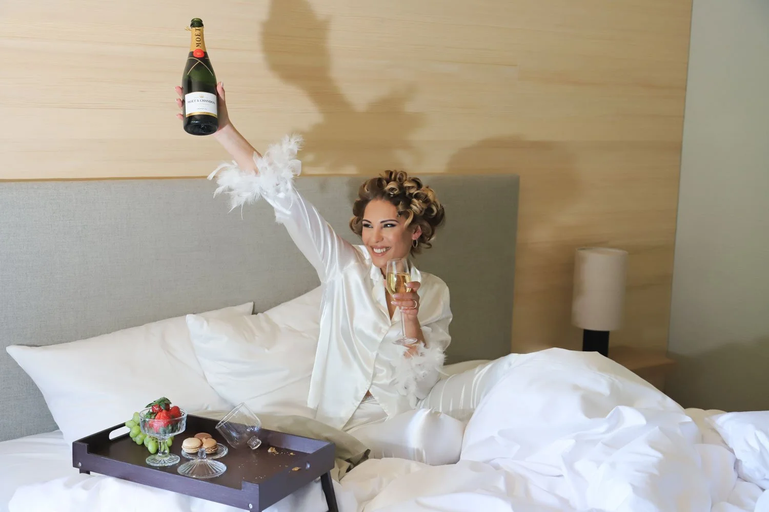 Braut posiert für ein Foto