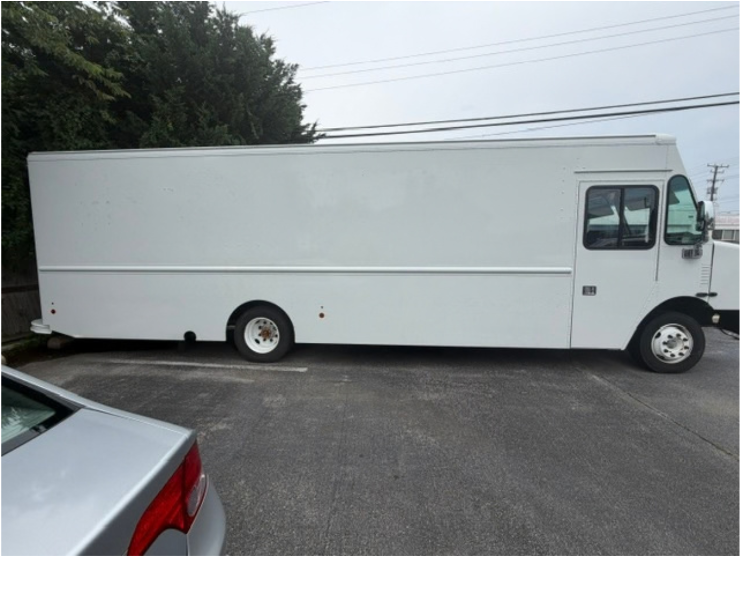 TRUCK IN RECONDITIONING (4).png