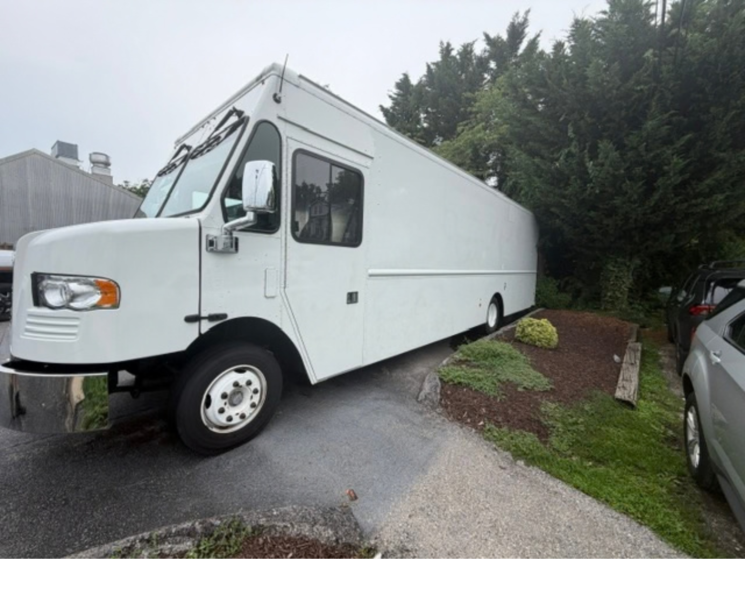 TRUCK IN RECONDITIONING (2).png