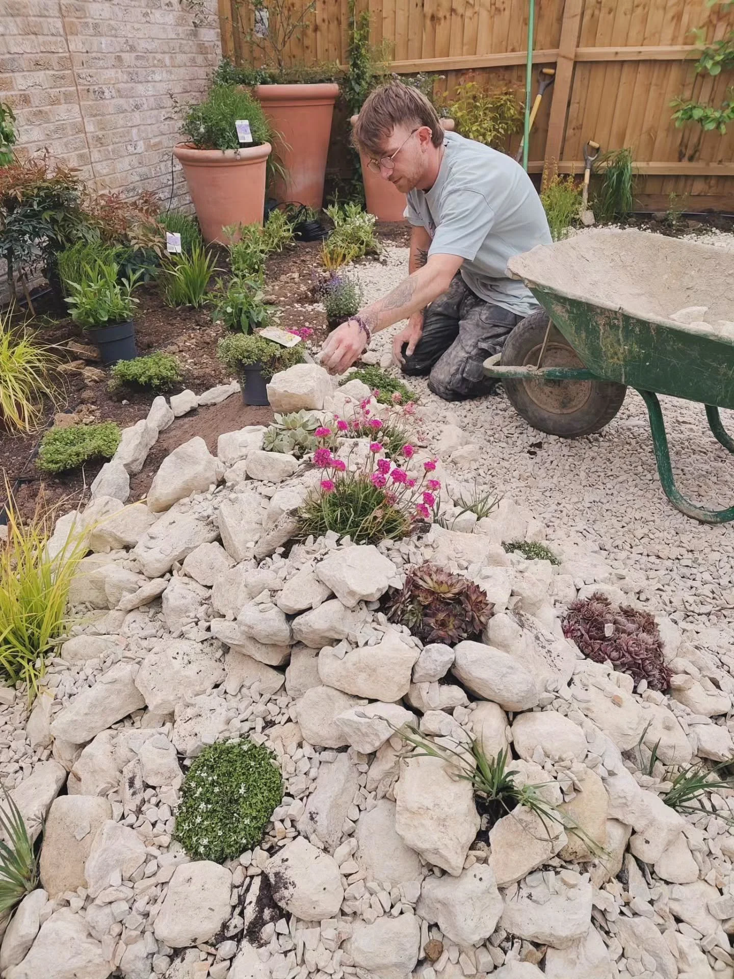 @brand0nn0rwood building his first rockery... 🪨
