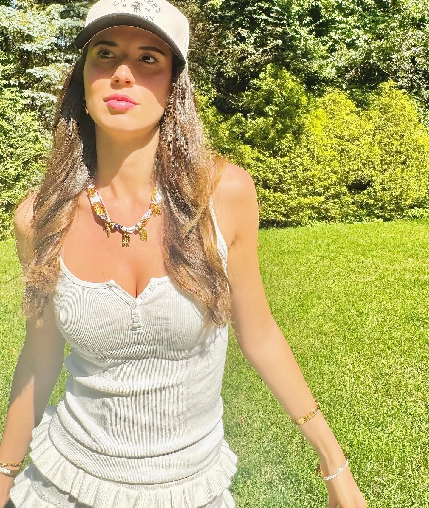 A fit isn't complete without the perfect piece &mdash; featuring a @foreverlinkedlove necklace☀️🫶🏻

#summerjewelry #nontarnishjewelry #goldfilled #goldplated #pvdcoating #waterproof #hypoallergenic #summerearrings #statementearrings #statementjewel