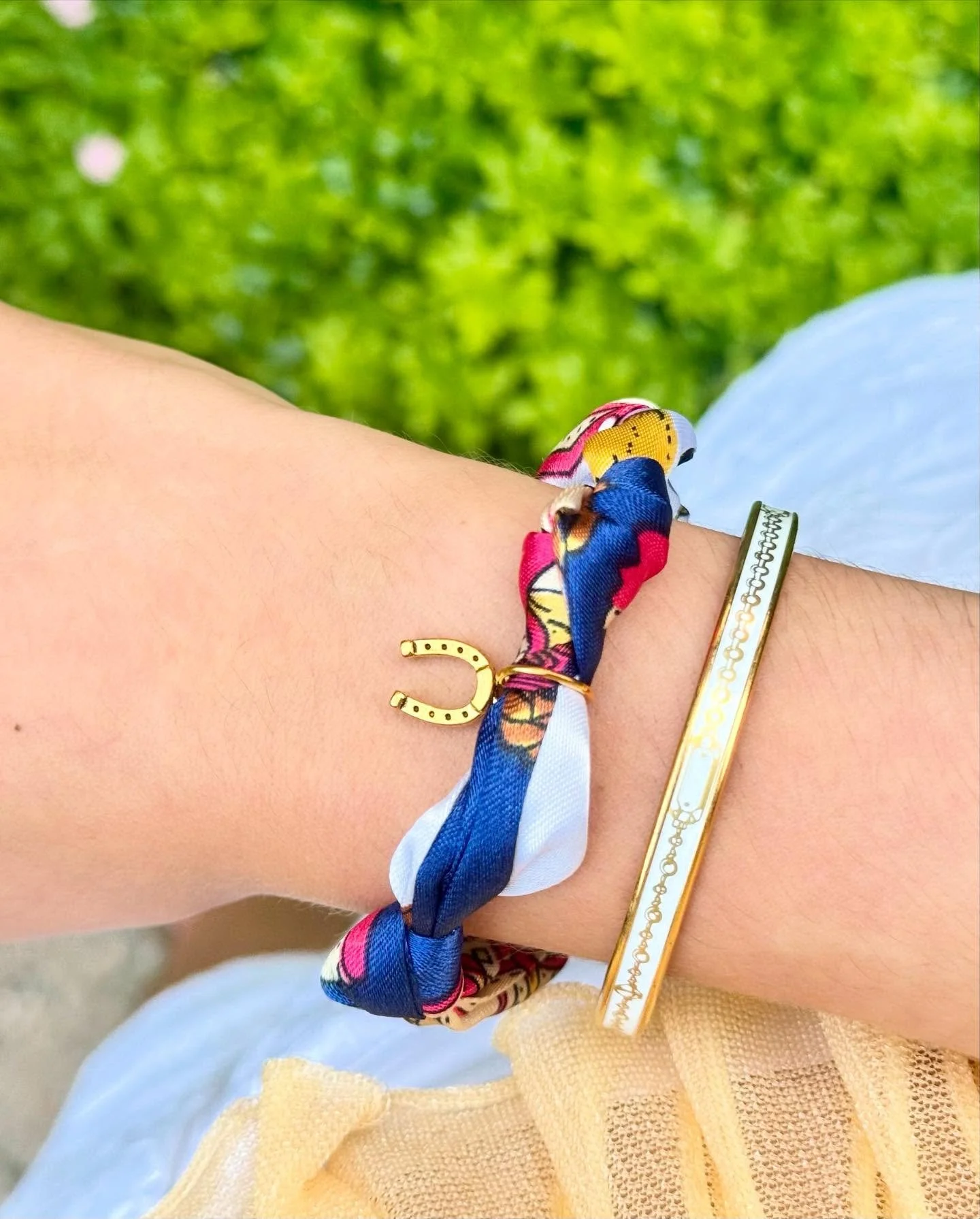 Details that do the talking 🐎 #charmedbracelets #bandanabracelet #foreverlinkedlove #trendystyles #trendingjewelery