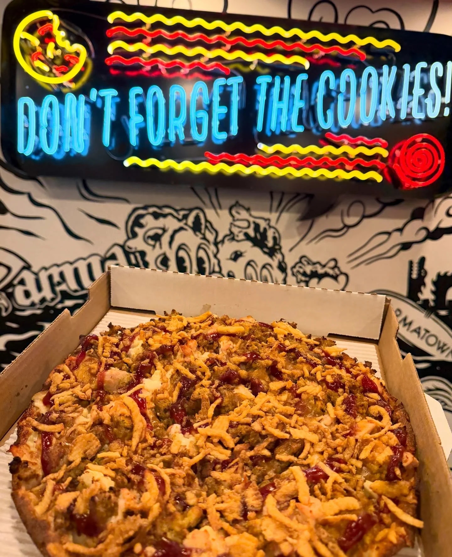 THE ULTIMATE THANKSGIVING PIE!

Turkey, stuffing, mashed potato, gravy, and cranberry sauce (comes on the side). Then the real pros know to add crispy onions on as well (they don&rsquo;t come on it standard).

We know you&rsquo;re already looking for