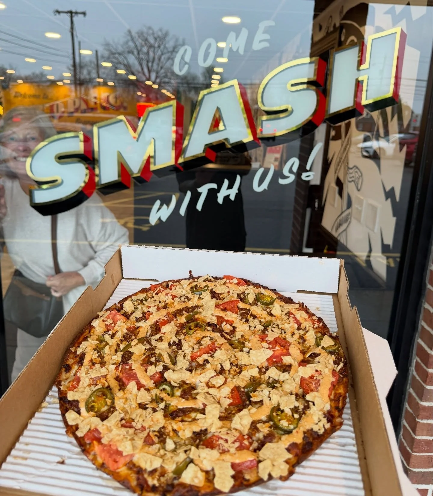 It&rsquo;s Cinco de Mayo, so that means you should be going somewhere like @momochochef or @cozumelrestaurants, but if you happen to need pizza, the new Cheesy Fiestada Crunch will satisfy all of your Taco Bell dreams.  This is basically a Cheesy Gor
