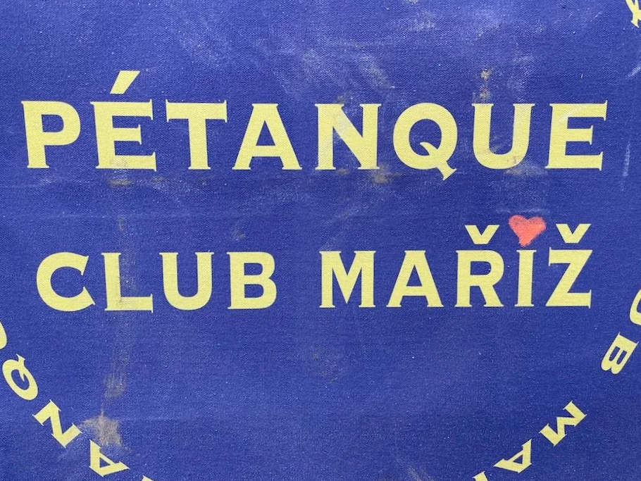 Detail praporu Pétanque Club Maříž © Kay Schulz 2023